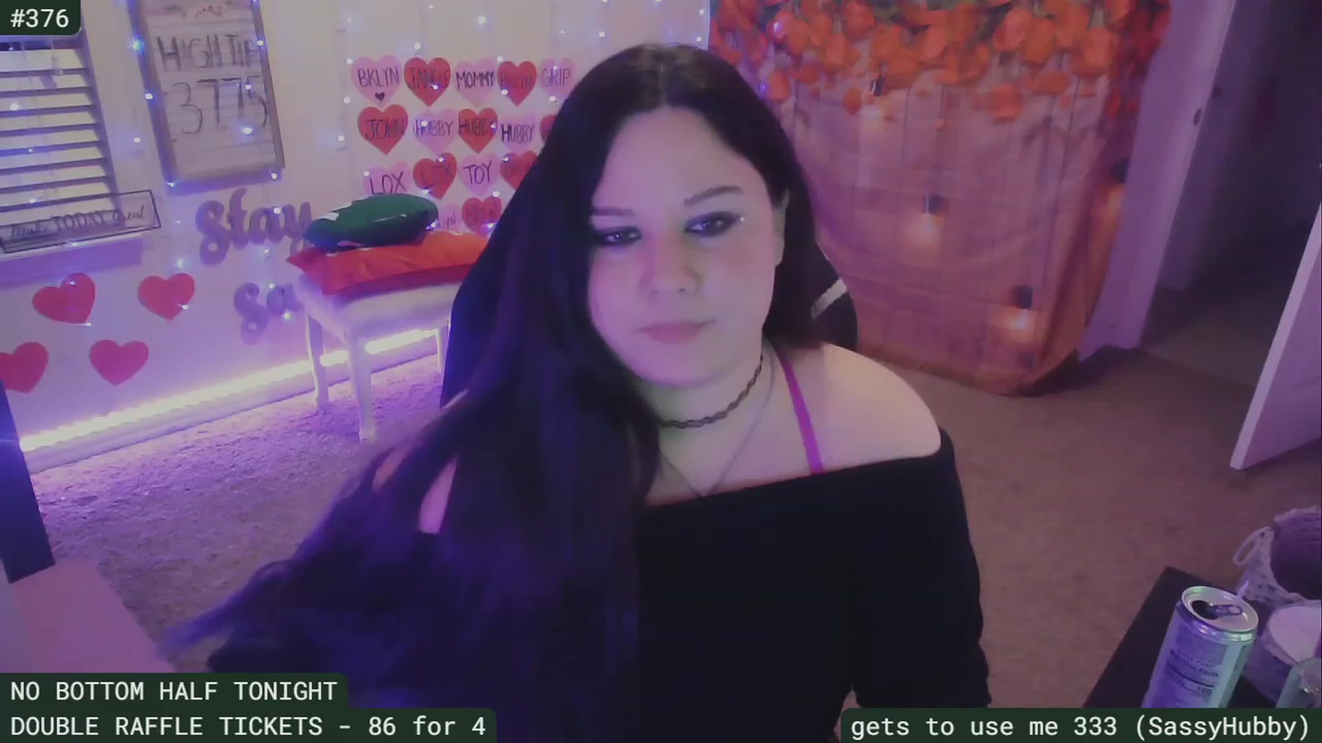 Gallery image thumbnail from SassySarah94's myfreecams stream on, 02/20/2023, 05:48 image 20 of 20