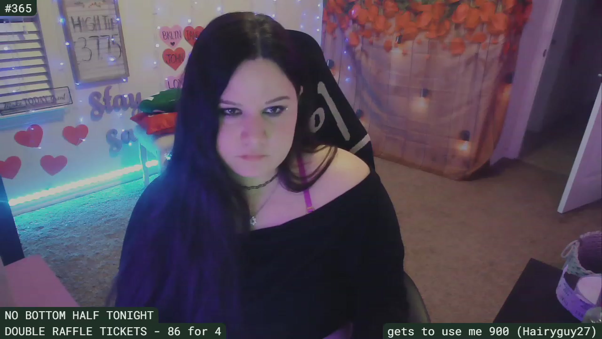 Gallery image thumbnail from SassySarah94's myfreecams stream on, 02/20/2023, 07:31 image 16 of 20