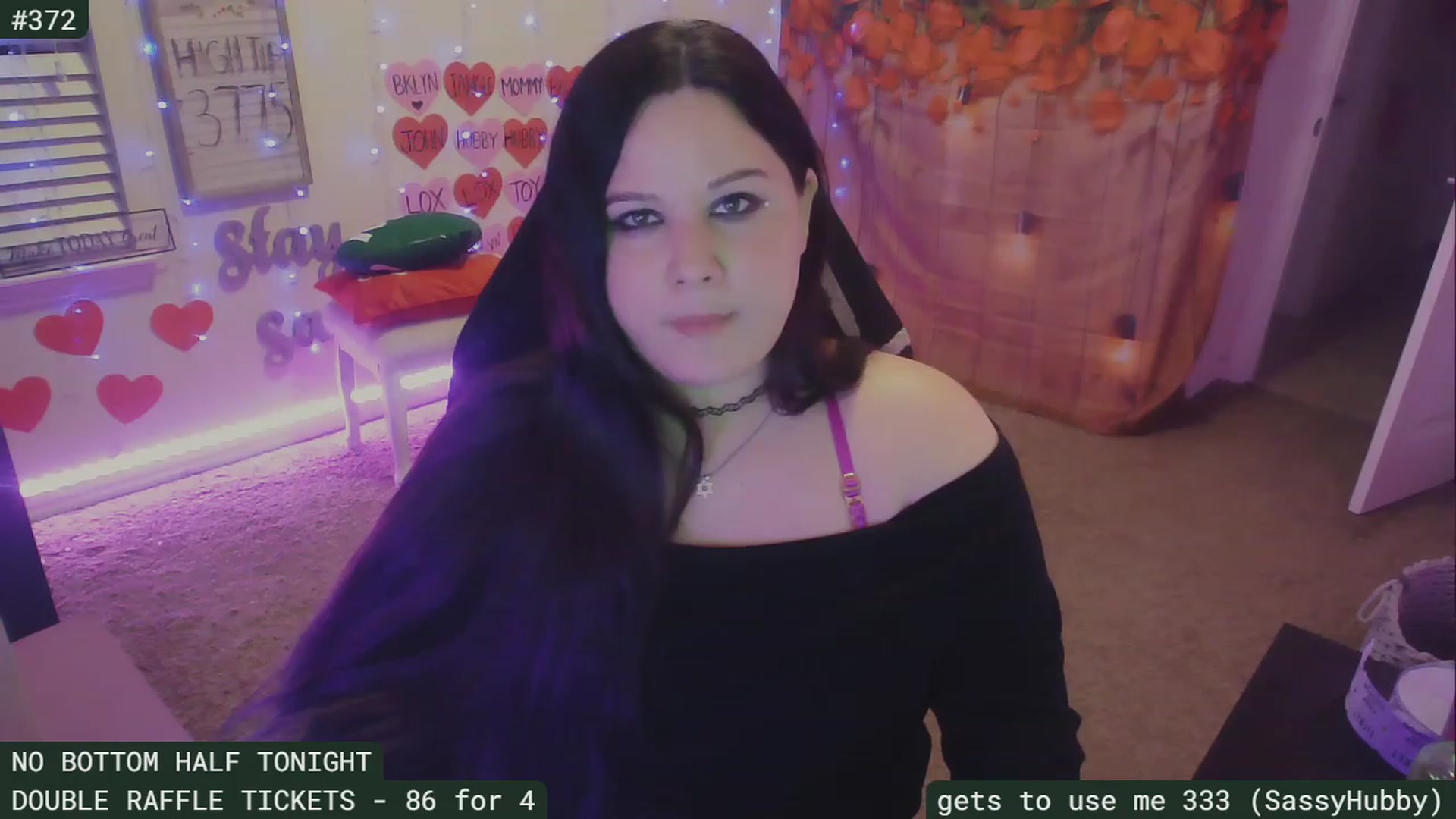 Gallery image thumbnail from SassySarah94's myfreecams stream on, 02/20/2023, 07:31 image 14 of 20
