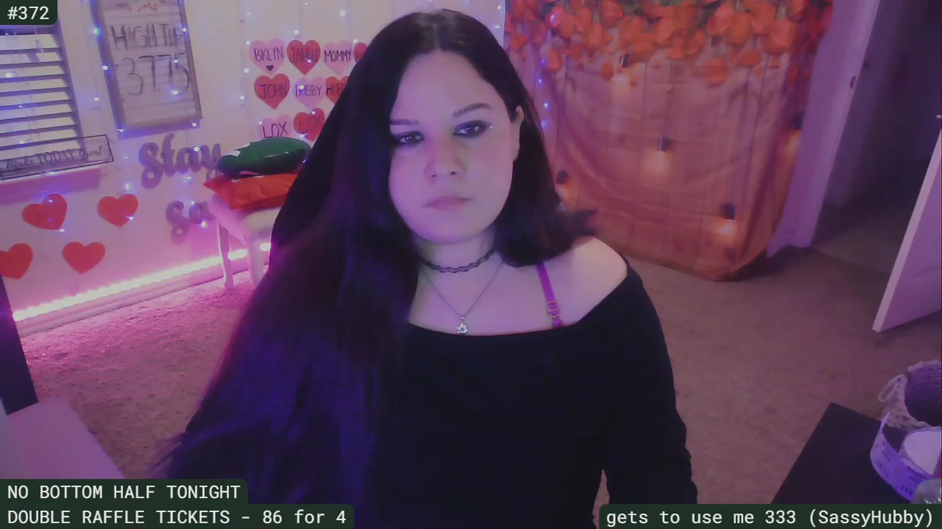 Gallery image thumbnail from SassySarah94's myfreecams stream on, 02/20/2023, 07:31 image 5 of 20