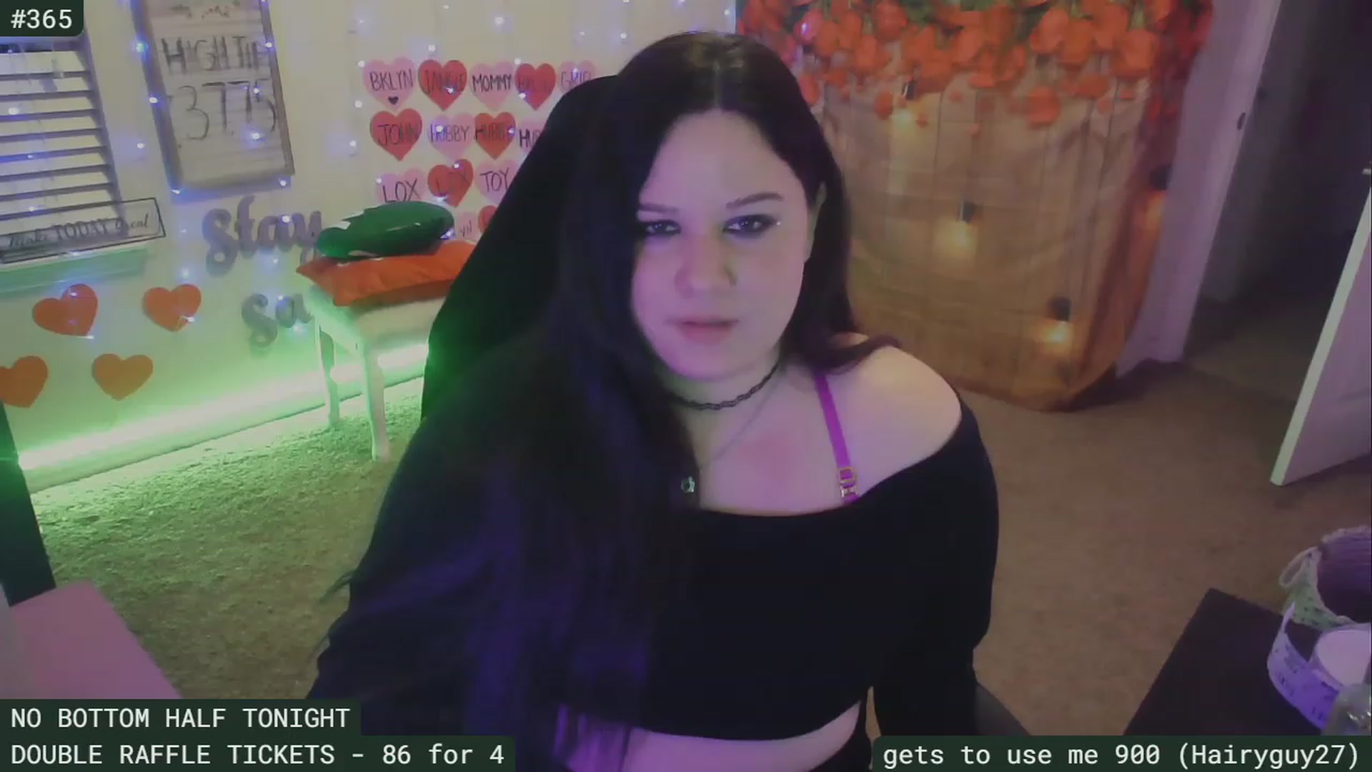 Gallery image thumbnail from SassySarah94's myfreecams stream on, 02/20/2023, 07:31 image 20 of 20