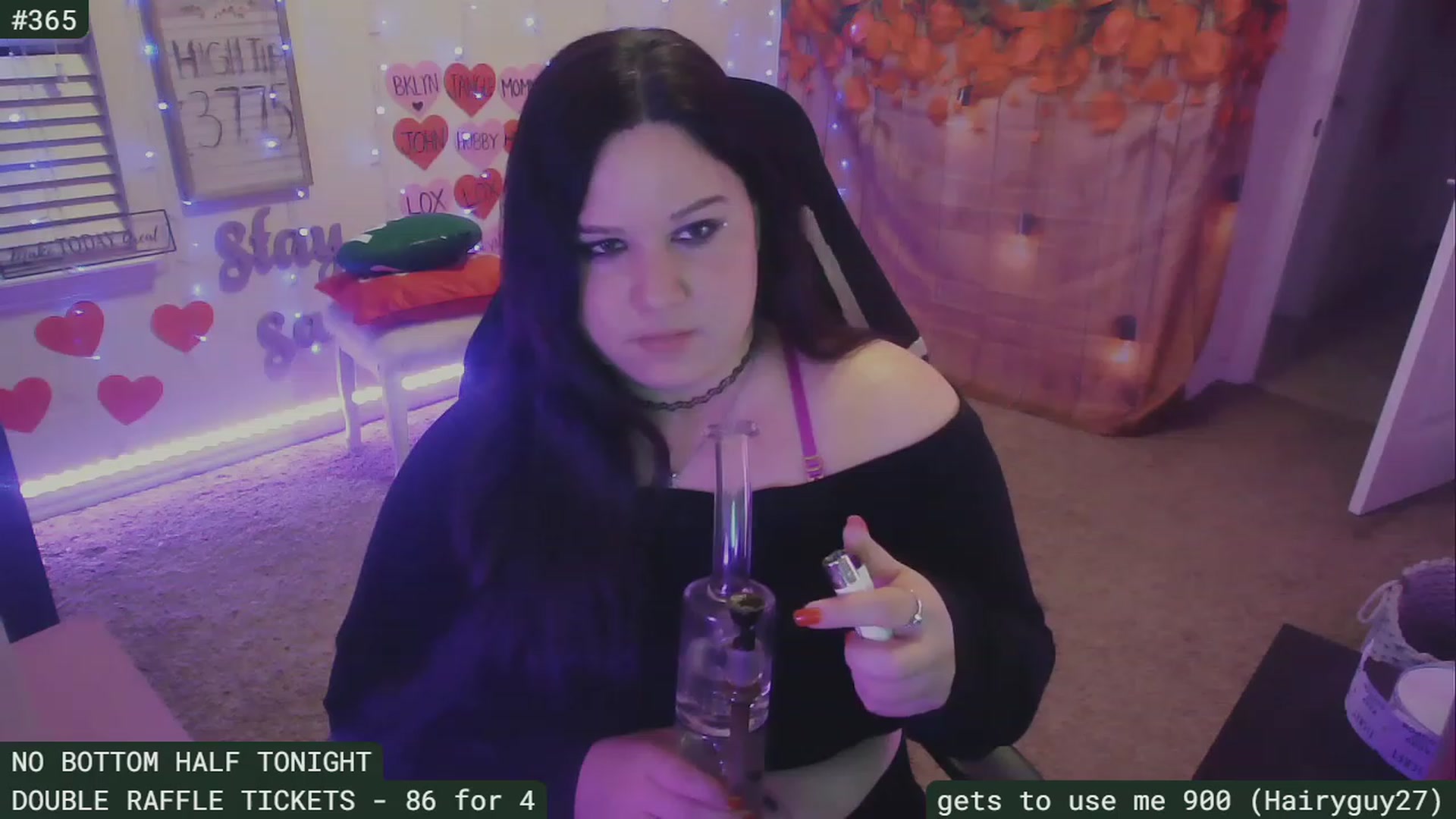 Gallery image thumbnail from SassySarah94's myfreecams stream on, 02/20/2023, 07:31 image 17 of 20