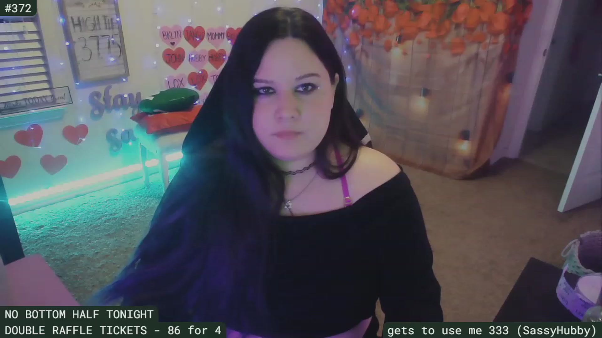 Gallery image thumbnail from SassySarah94's myfreecams stream on, 02/20/2023, 07:31 image 15 of 20