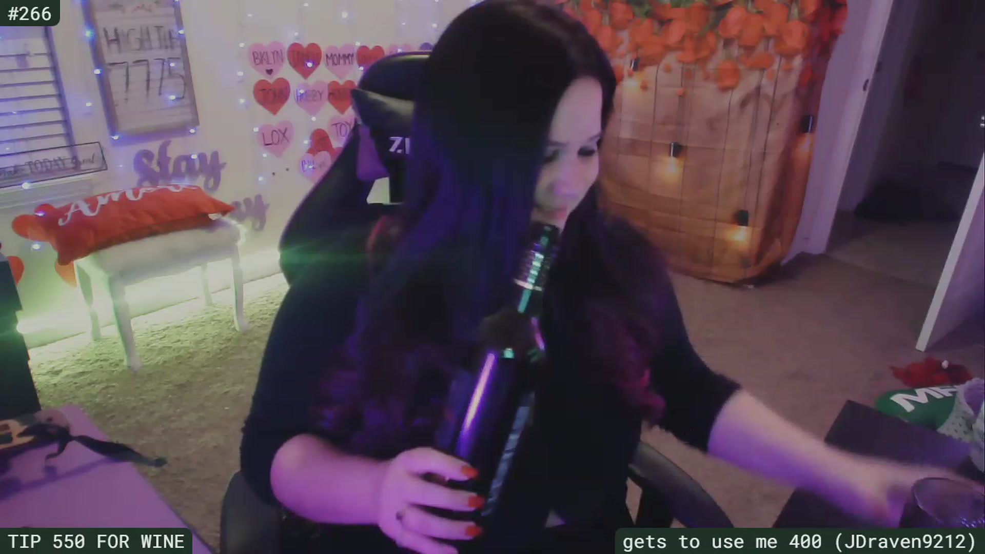 Gallery image thumbnail from SassySarah94's myfreecams stream on, 03/01/2023, 06:28 image 10 of 20