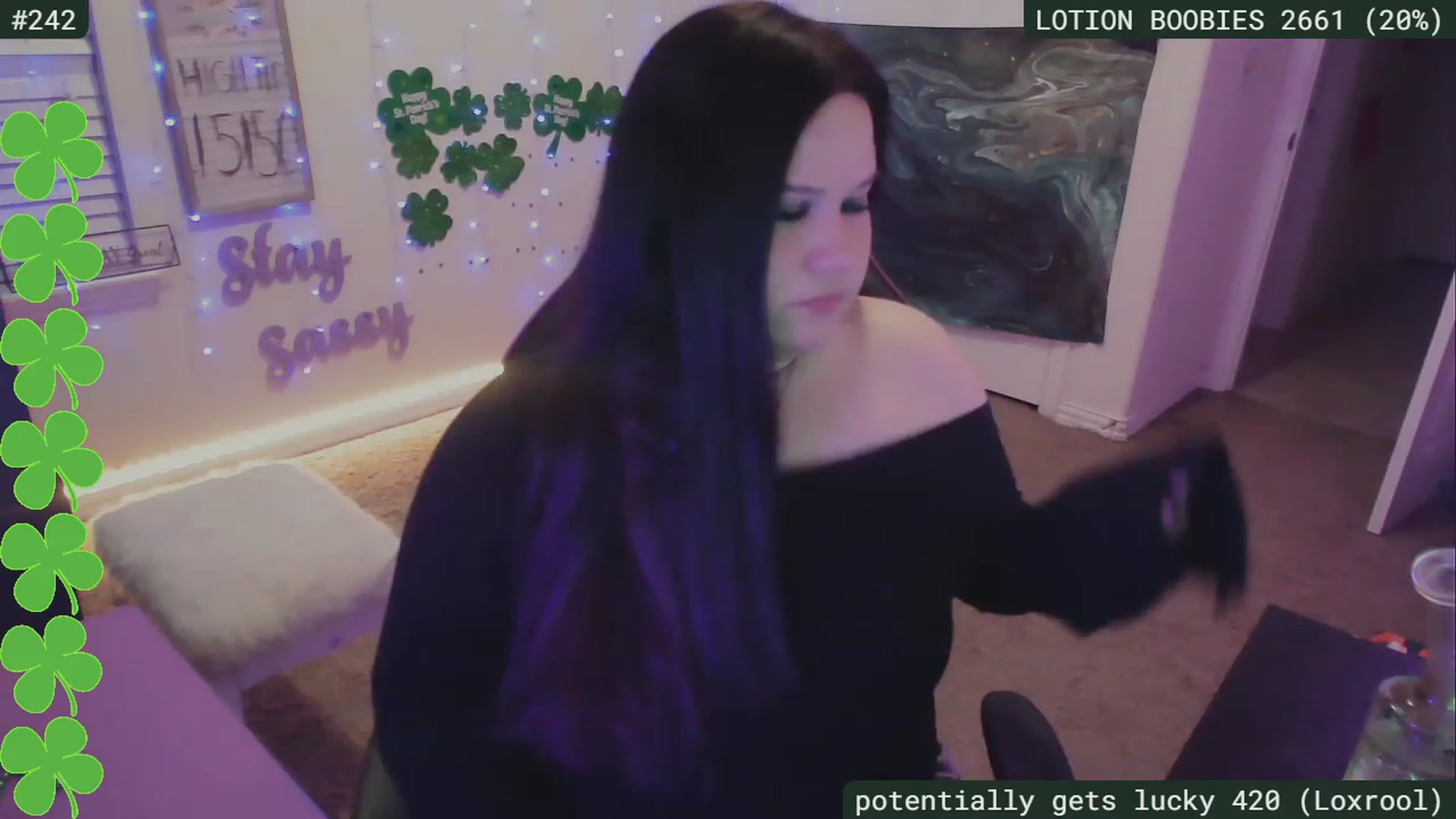 Gallery image thumbnail from SassySarah94's myfreecams stream on, 03/09/2023, 03:25 image 18 of 20