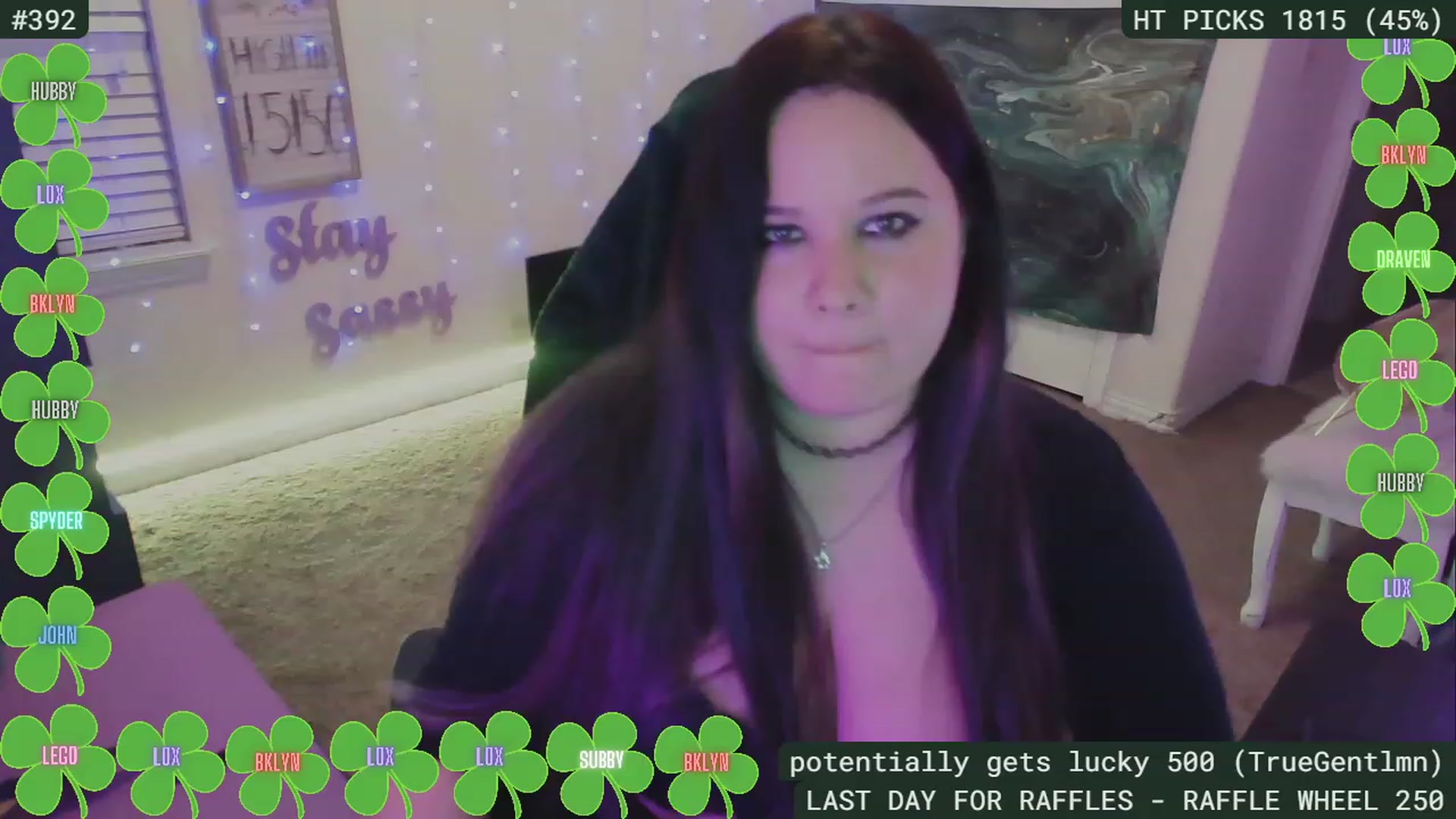 Gallery image thumbnail from SassySarah94's myfreecams stream on, 03/31/2023, 05:23 image 10 of 20