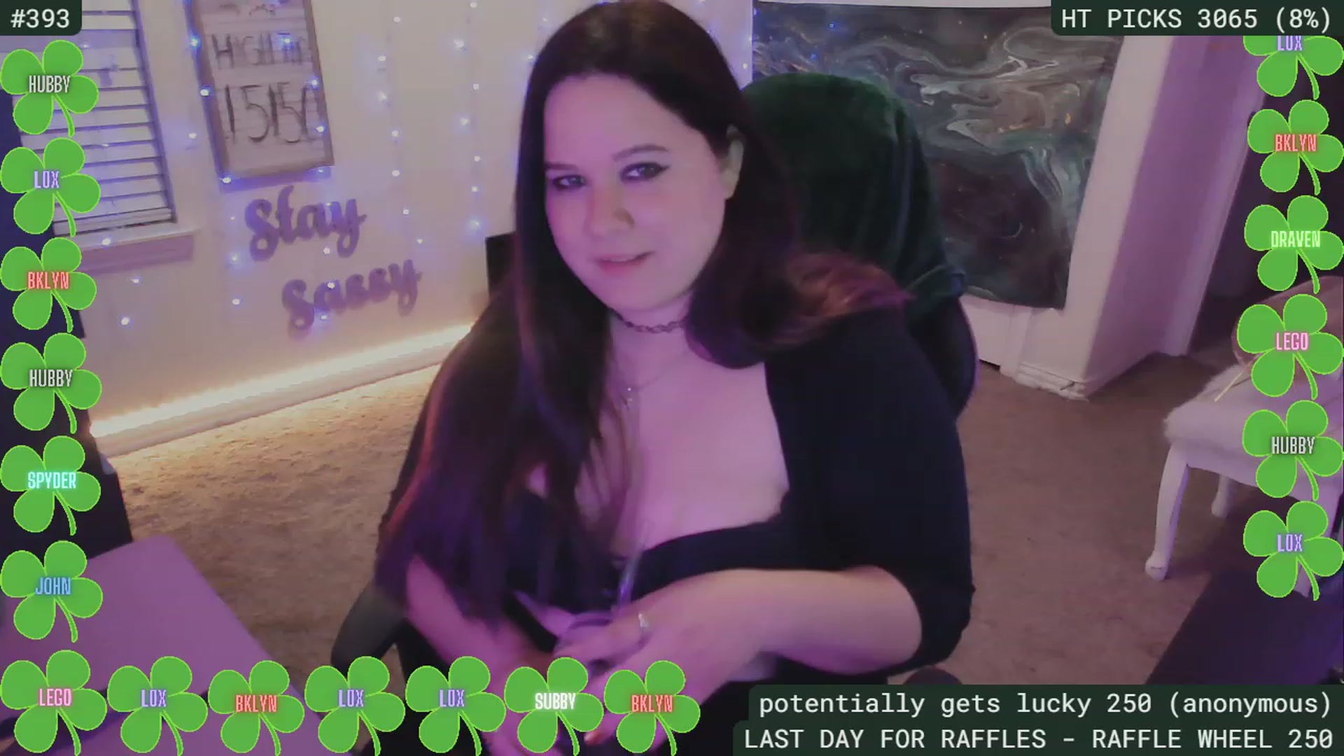 Gallery image thumbnail from SassySarah94's myfreecams stream on, 03/31/2023, 05:23 image 4 of 20