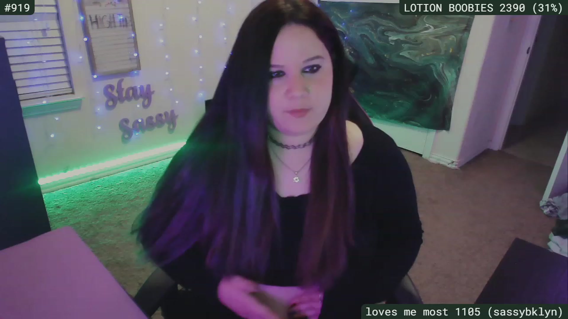 Gallery image thumbnail from SassySarah94's myfreecams stream on, 04/05/2023, 05:51 image 1 of 20