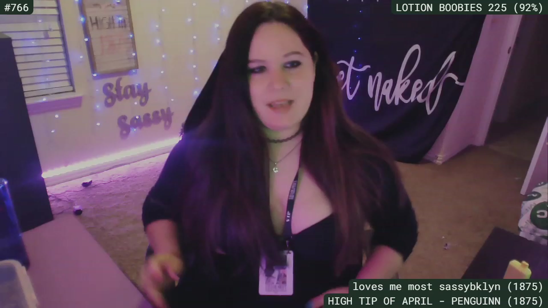 Gallery image thumbnail from SassySarah94's myfreecams stream on, 04/19/2023, 03:19 image 6 of 20