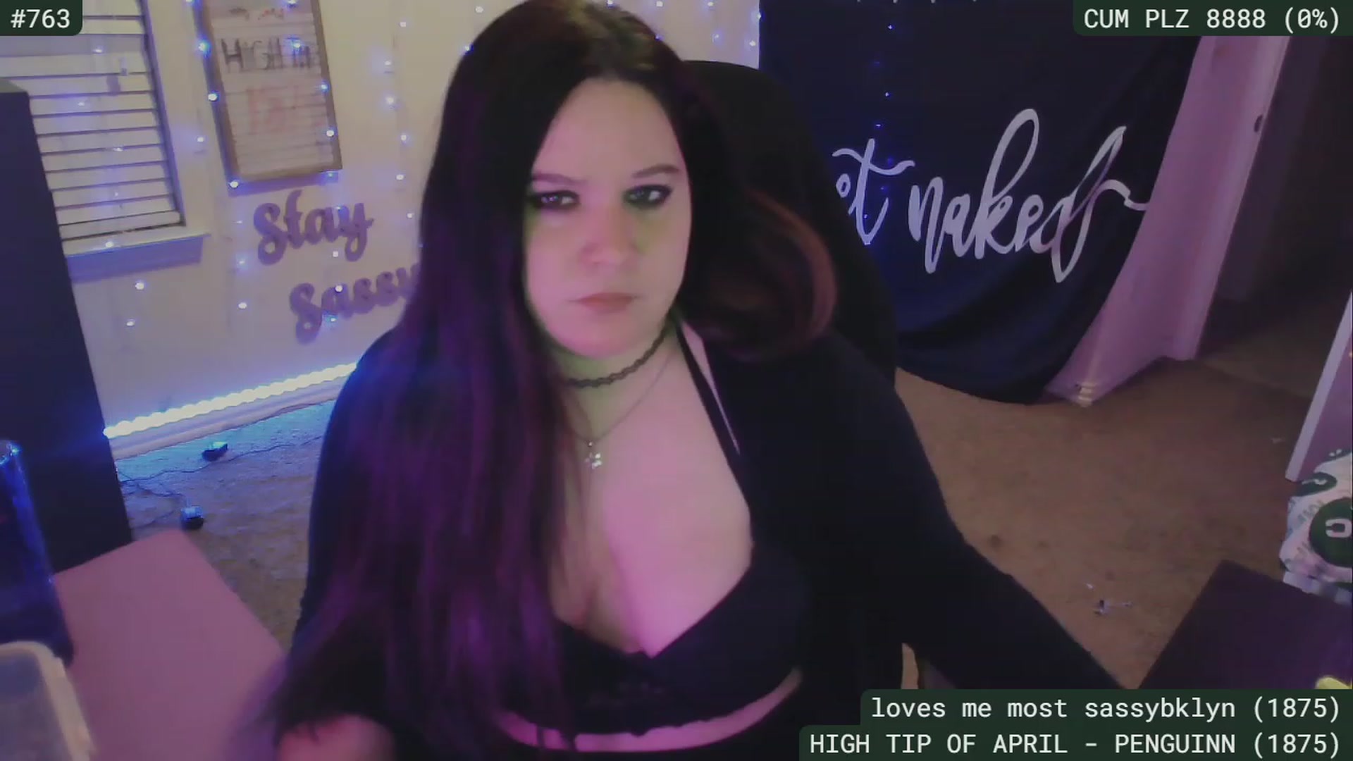 Gallery image thumbnail from SassySarah94's myfreecams stream on, 04/19/2023, 03:19 image 16 of 20