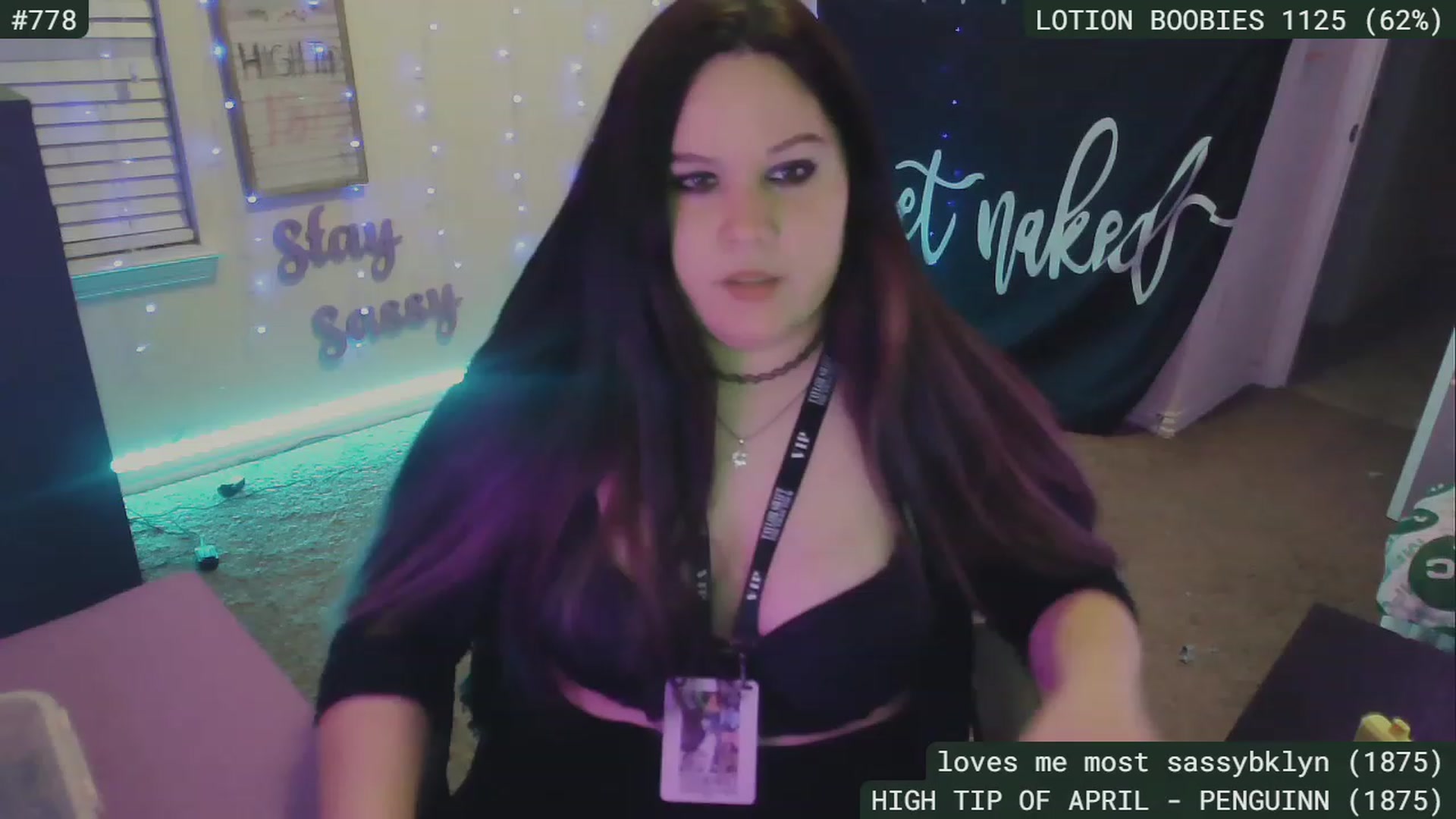 Gallery image thumbnail from SassySarah94's myfreecams stream on, 04/19/2023, 03:19 image 4 of 20