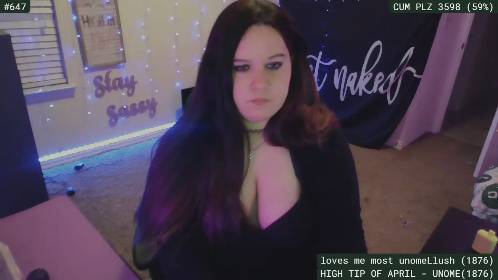 Gallery image thumbnail from SassySarah94's myfreecams stream on, 04/19/2023, 05:25 image 16 of 20