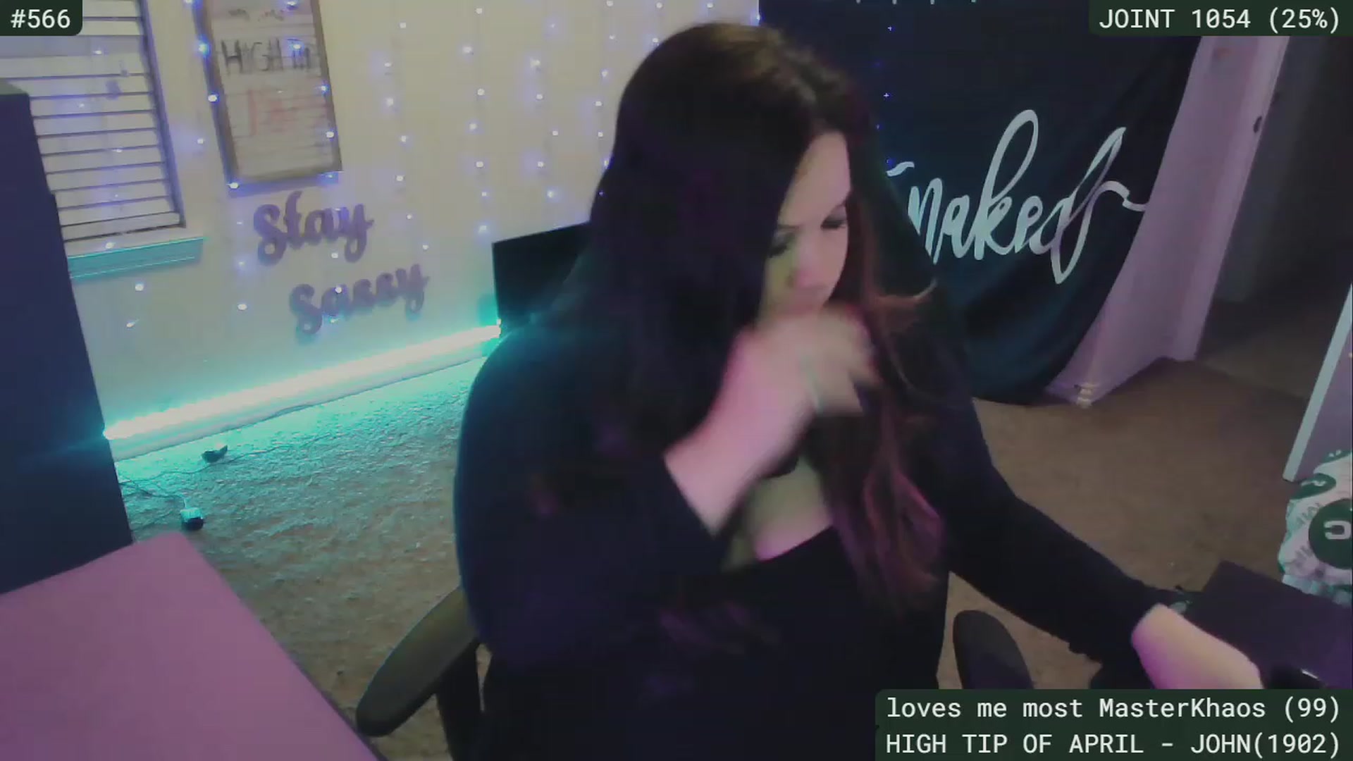 Gallery image thumbnail from SassySarah94's myfreecams stream on, 04/21/2023, 03:53 image 10 of 20