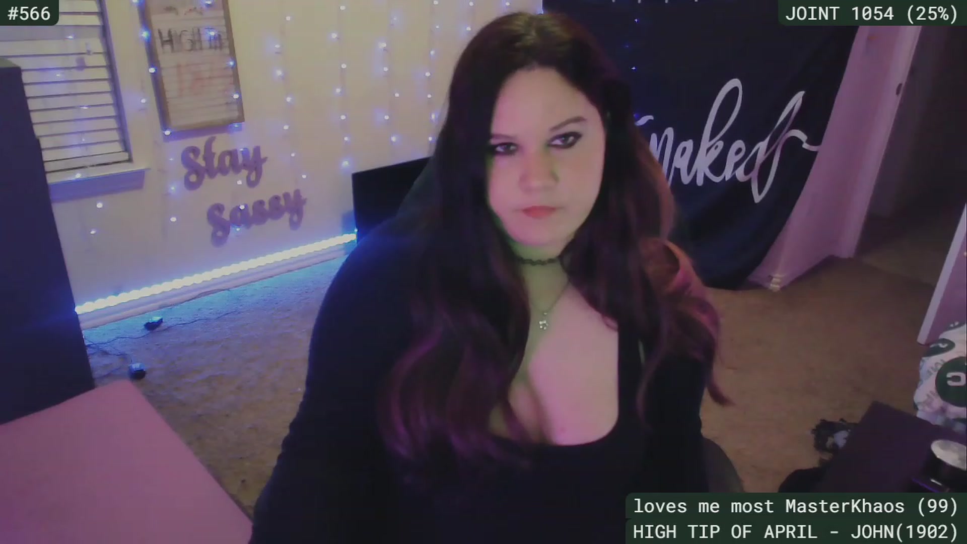 Gallery image thumbnail from SassySarah94's myfreecams stream on, 04/21/2023, 03:53 image 9 of 20