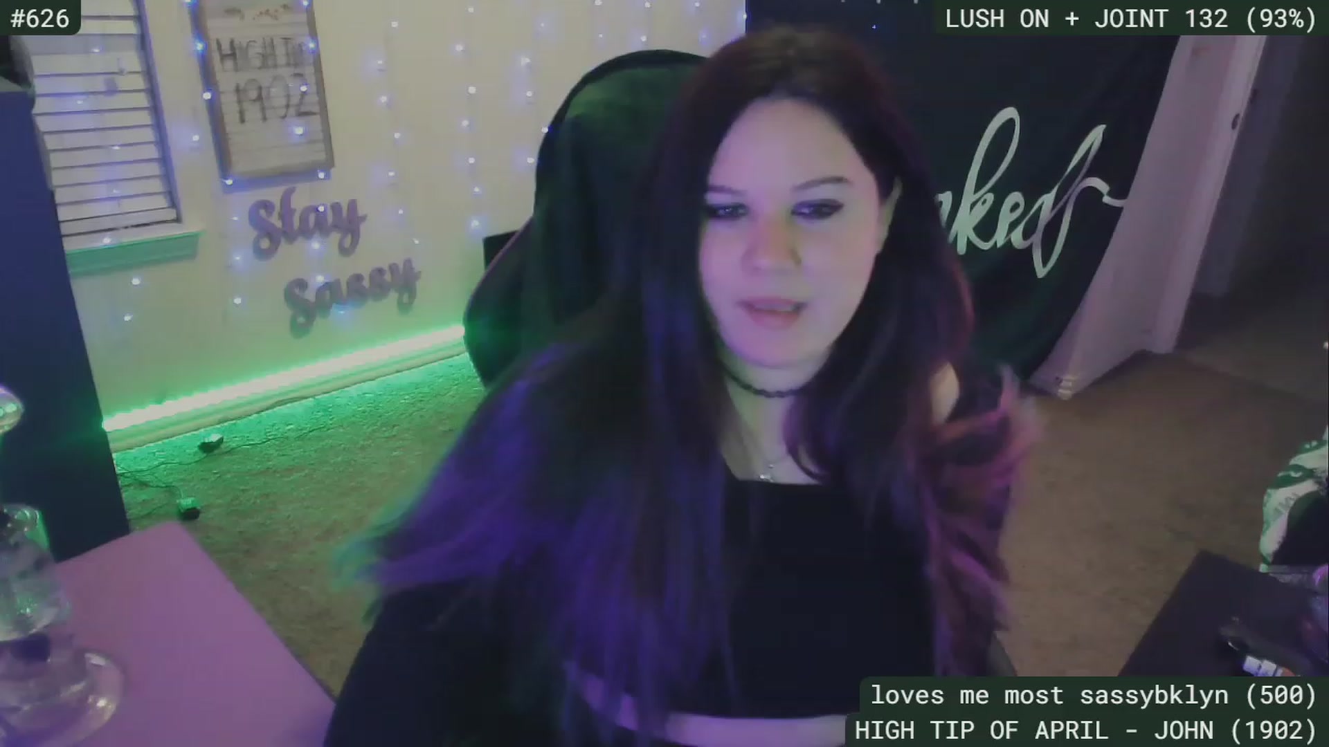 Gallery image thumbnail from SassySarah94's myfreecams stream on, 04/23/2023, 03:13 image 19 of 20