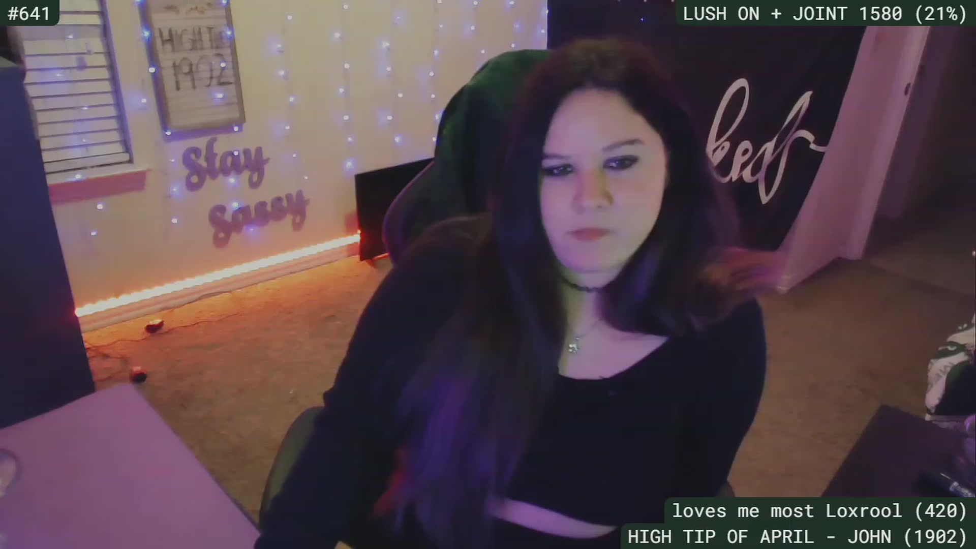 Gallery image thumbnail from SassySarah94's myfreecams stream on, 04/23/2023, 03:13 image 4 of 20