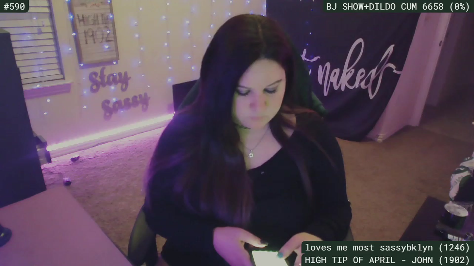 Gallery image thumbnail from SassySarah94's myfreecams stream on, 04/23/2023, 04:39 image 10 of 20
