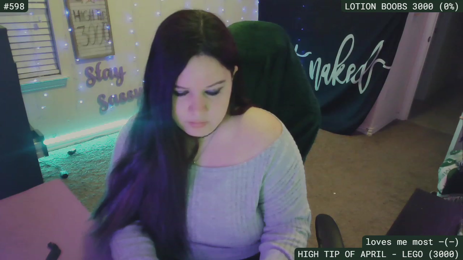 Gallery image thumbnail from SassySarah94's myfreecams stream on, 04/25/2023, 03:34 image 3 of 20