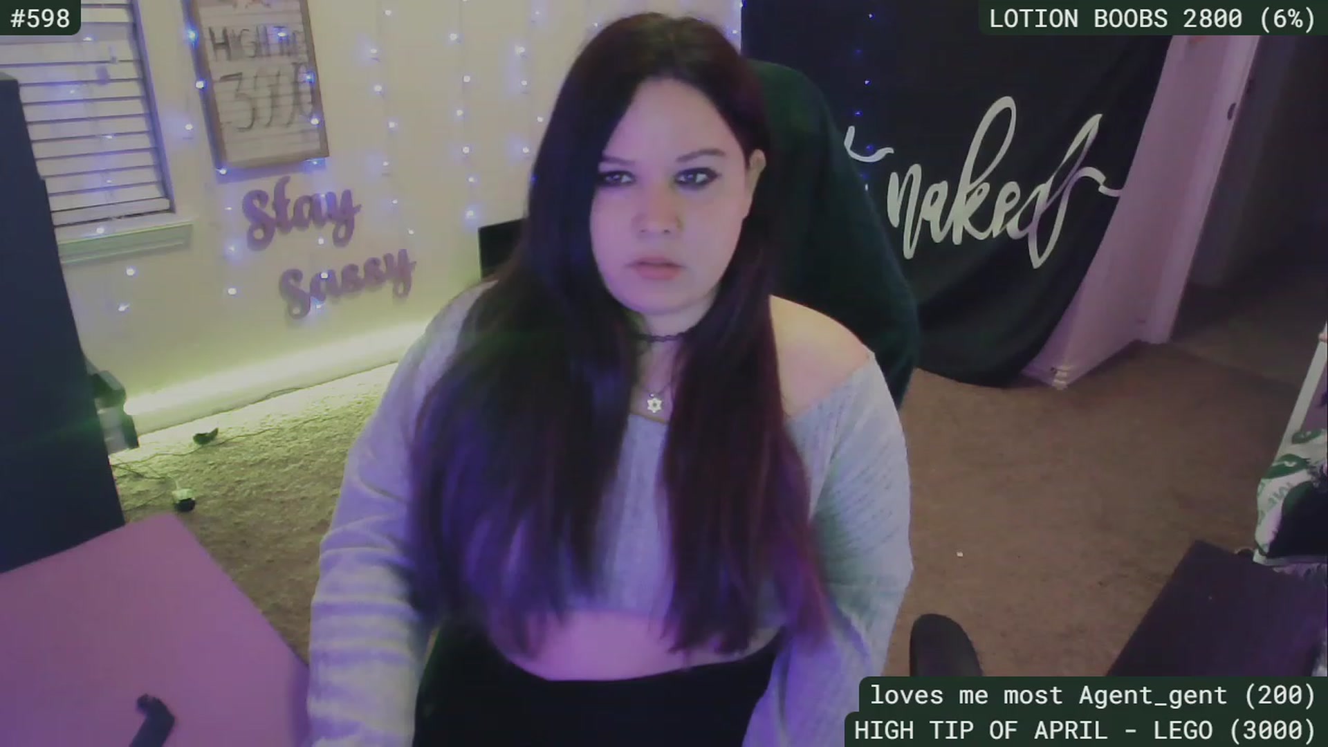 Gallery image thumbnail from SassySarah94's myfreecams stream on, 04/25/2023, 03:34 image 9 of 20