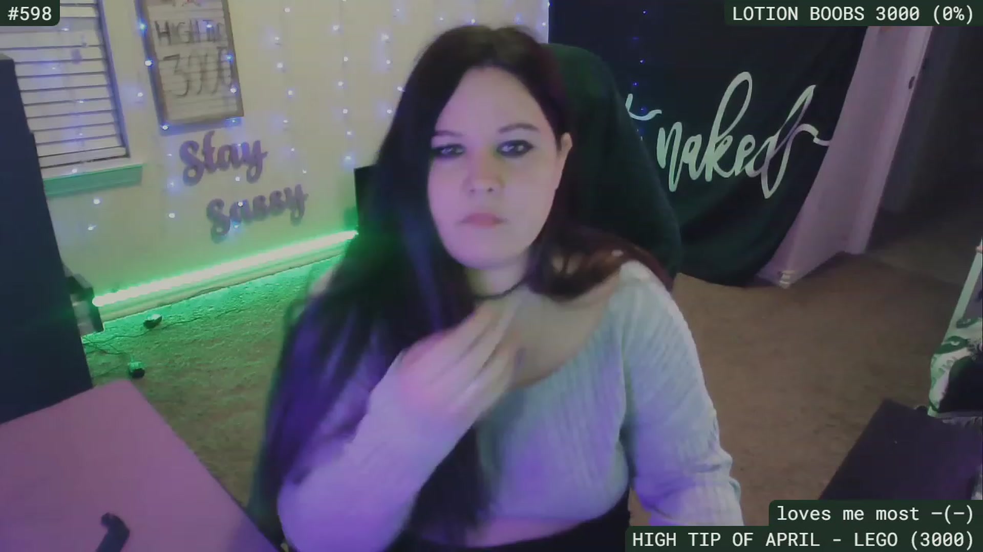 Gallery image thumbnail from SassySarah94's myfreecams stream on, 04/25/2023, 03:34 image 7 of 20