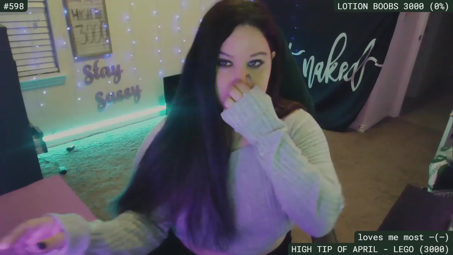 Gallery image thumbnail from SassySarah94's myfreecams stream on, 04/25/2023, 03:34 image 4 of 20