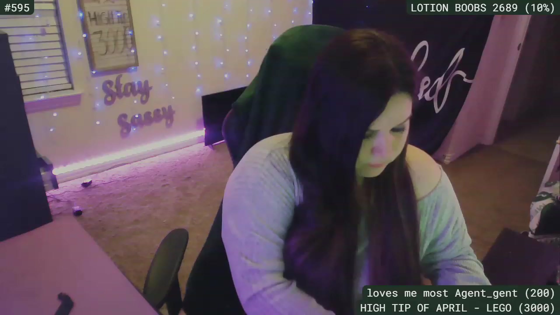 Gallery image thumbnail from SassySarah94's myfreecams stream on, 04/25/2023, 03:34 image 18 of 20