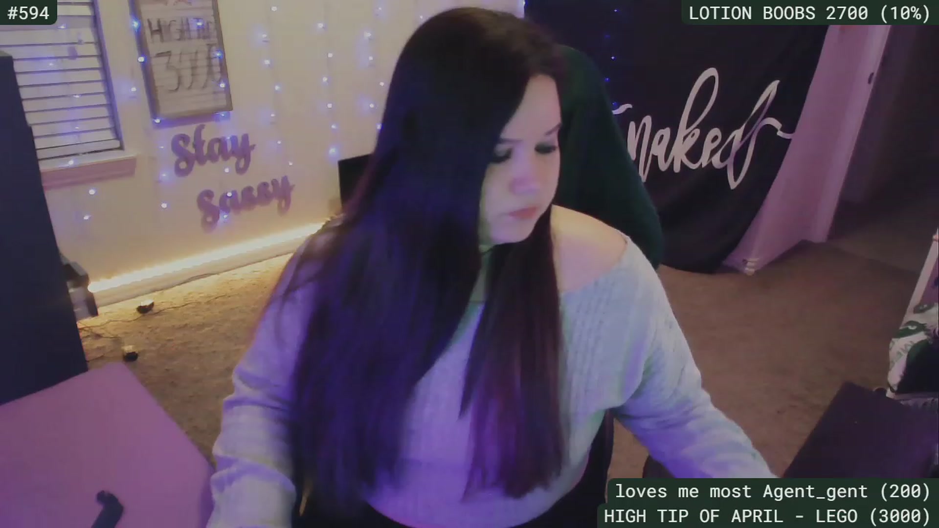 Gallery image thumbnail from SassySarah94's myfreecams stream on, 04/25/2023, 03:34 image 12 of 20
