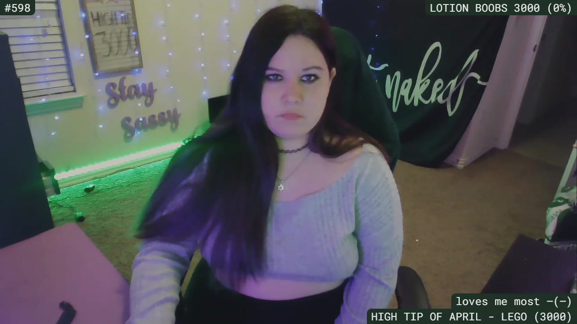 Gallery image thumbnail from SassySarah94's myfreecams stream on, 04/25/2023, 03:34 image 6 of 20