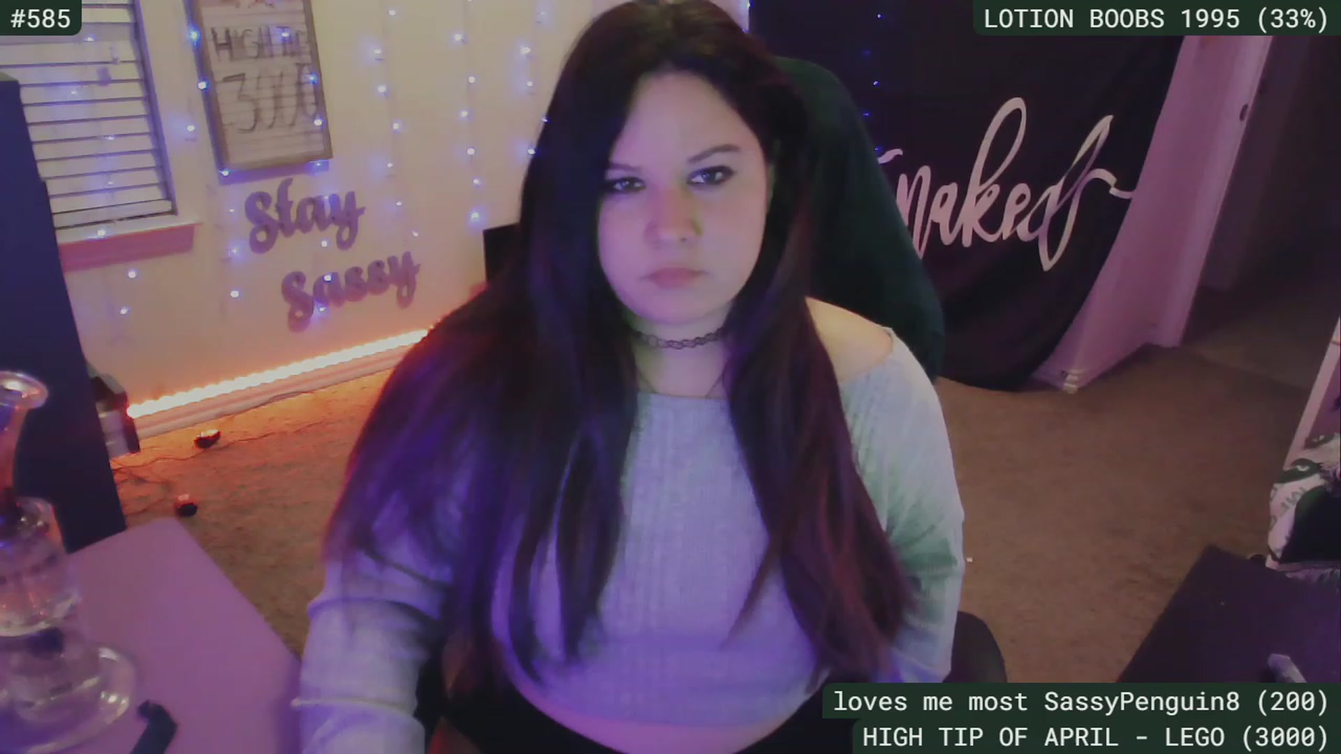 Gallery image thumbnail from SassySarah94's myfreecams stream on, 04/25/2023, 05:54 image 10 of 20