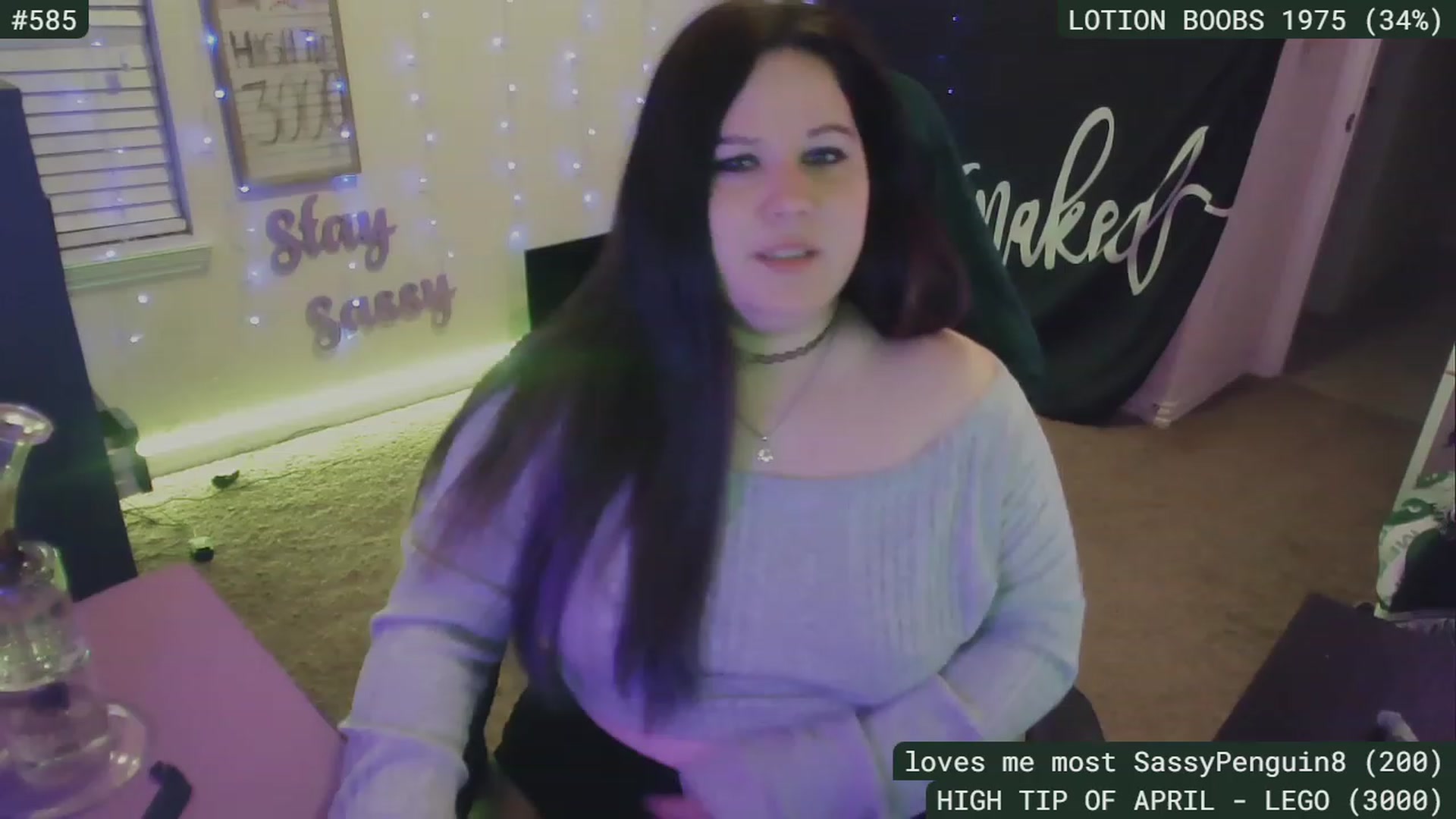 Gallery image thumbnail from SassySarah94's myfreecams stream on, 04/25/2023, 05:54 image 13 of 20