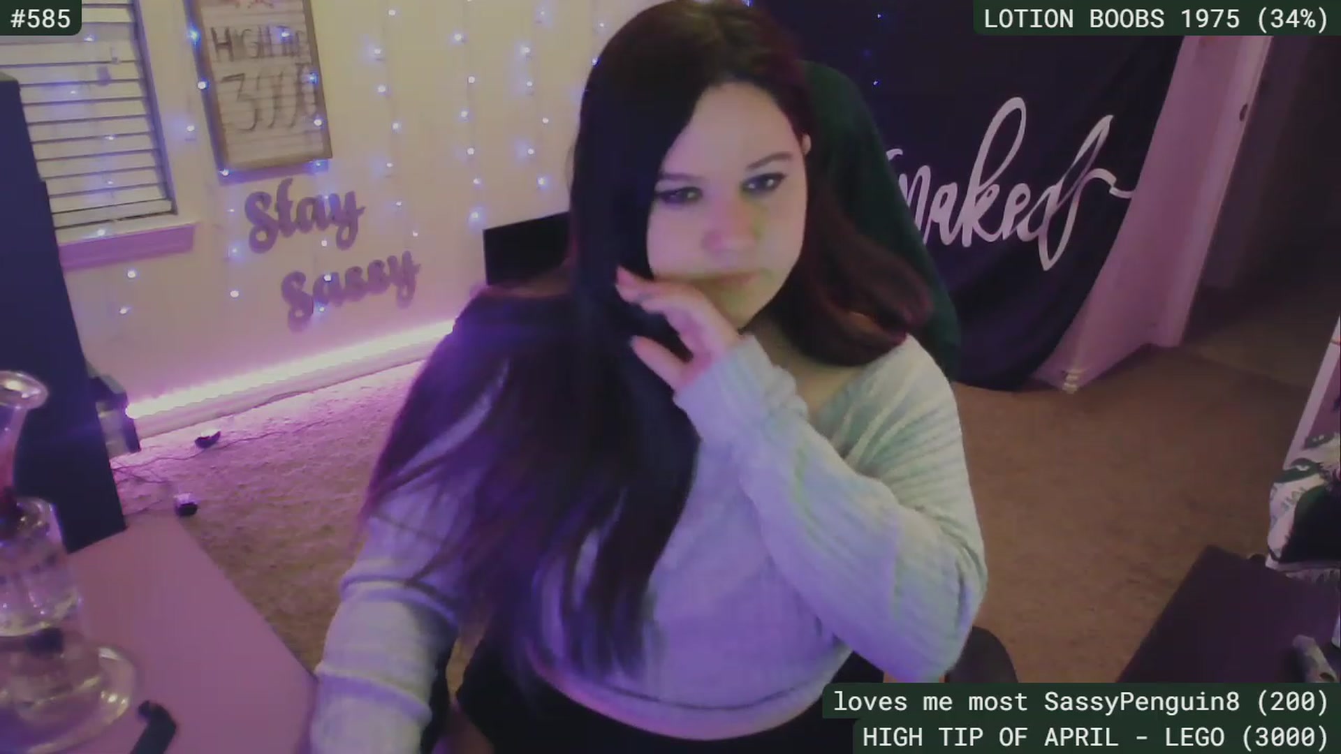 Gallery image thumbnail from SassySarah94's myfreecams stream on, 04/25/2023, 05:54 image 14 of 20