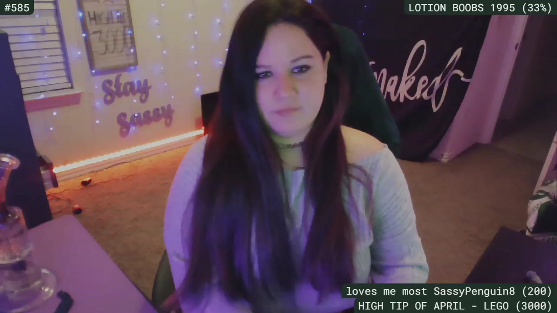 Gallery image thumbnail from SassySarah94's myfreecams stream on, 04/25/2023, 05:54 image 12 of 20