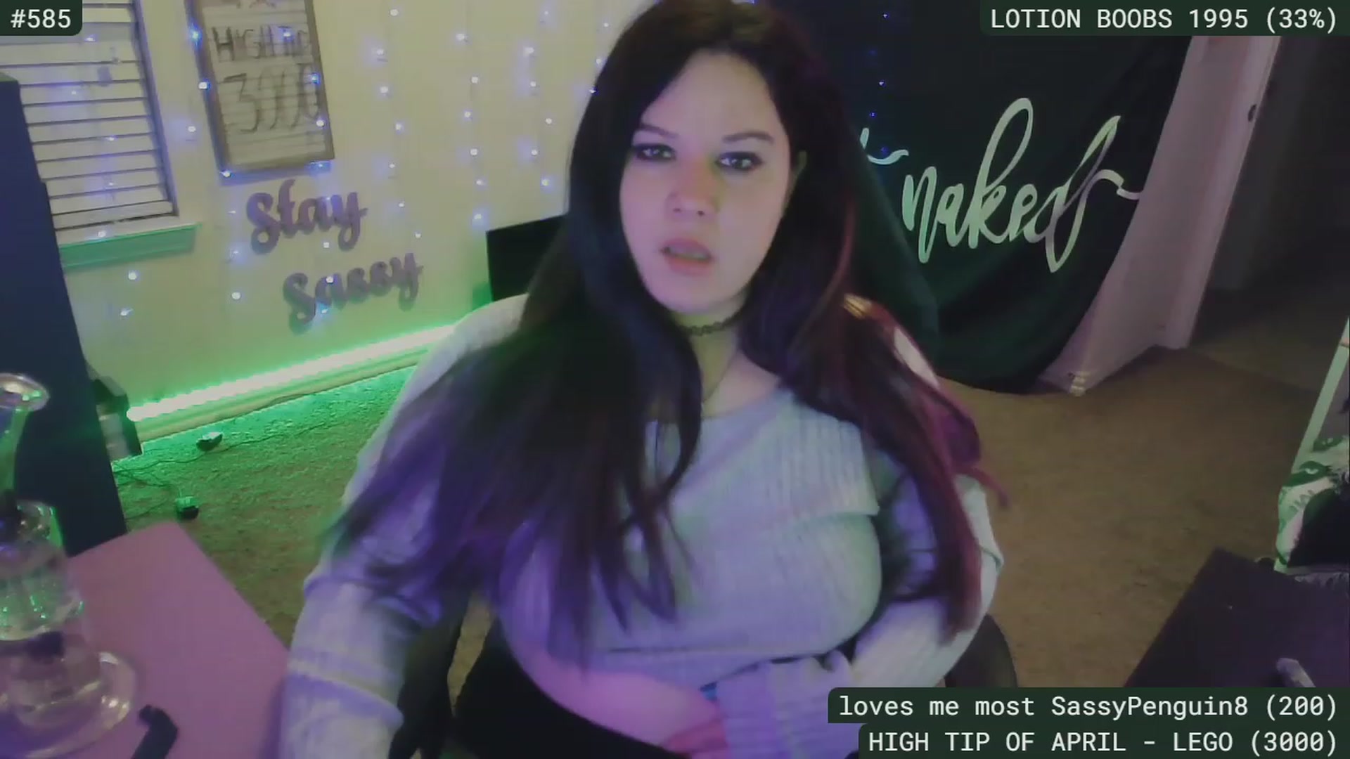 Gallery image thumbnail from SassySarah94's myfreecams stream on, 04/25/2023, 05:54 image 9 of 20