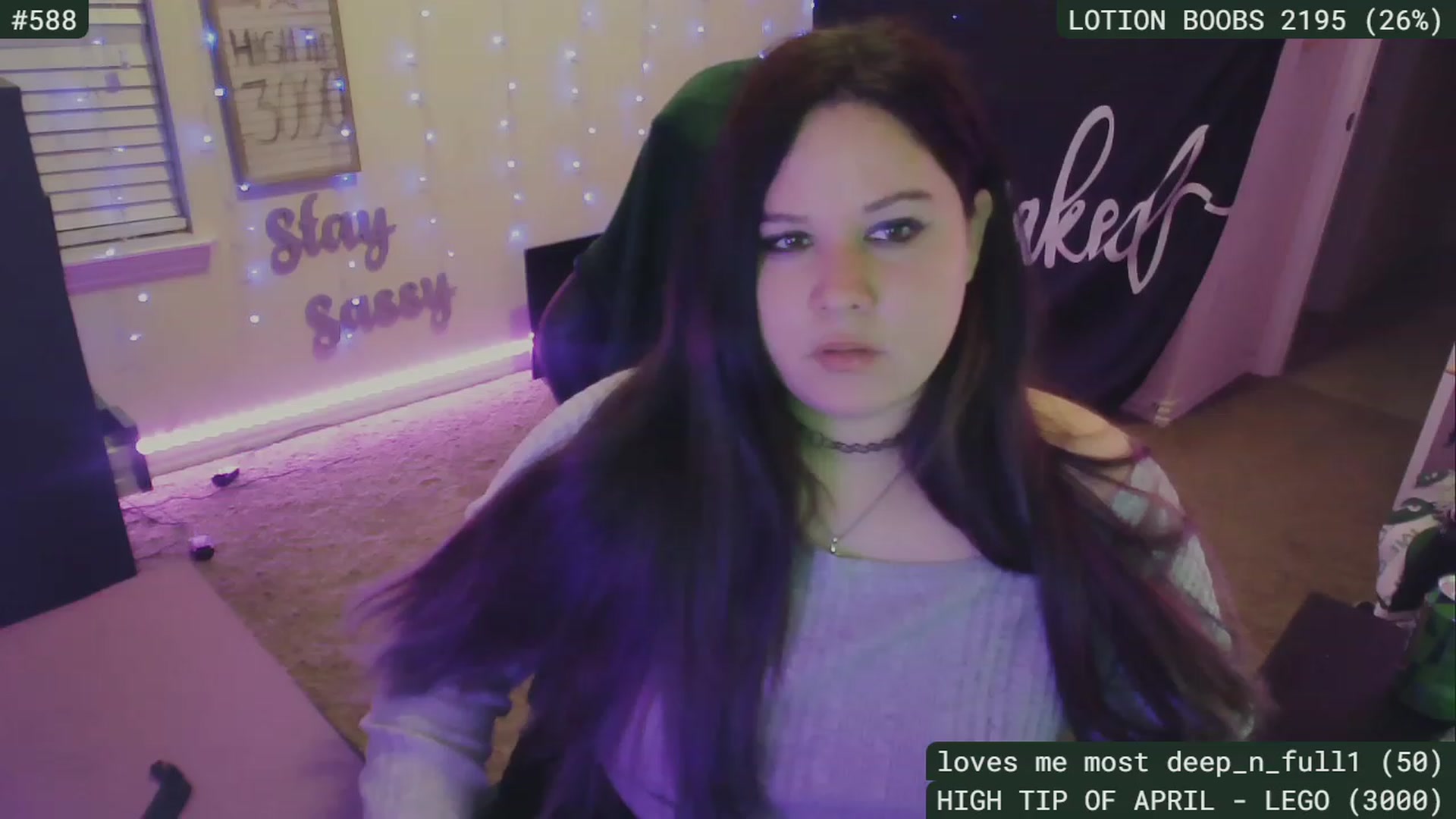 Gallery image thumbnail from SassySarah94's myfreecams stream on, 04/25/2023, 05:54 image 6 of 20