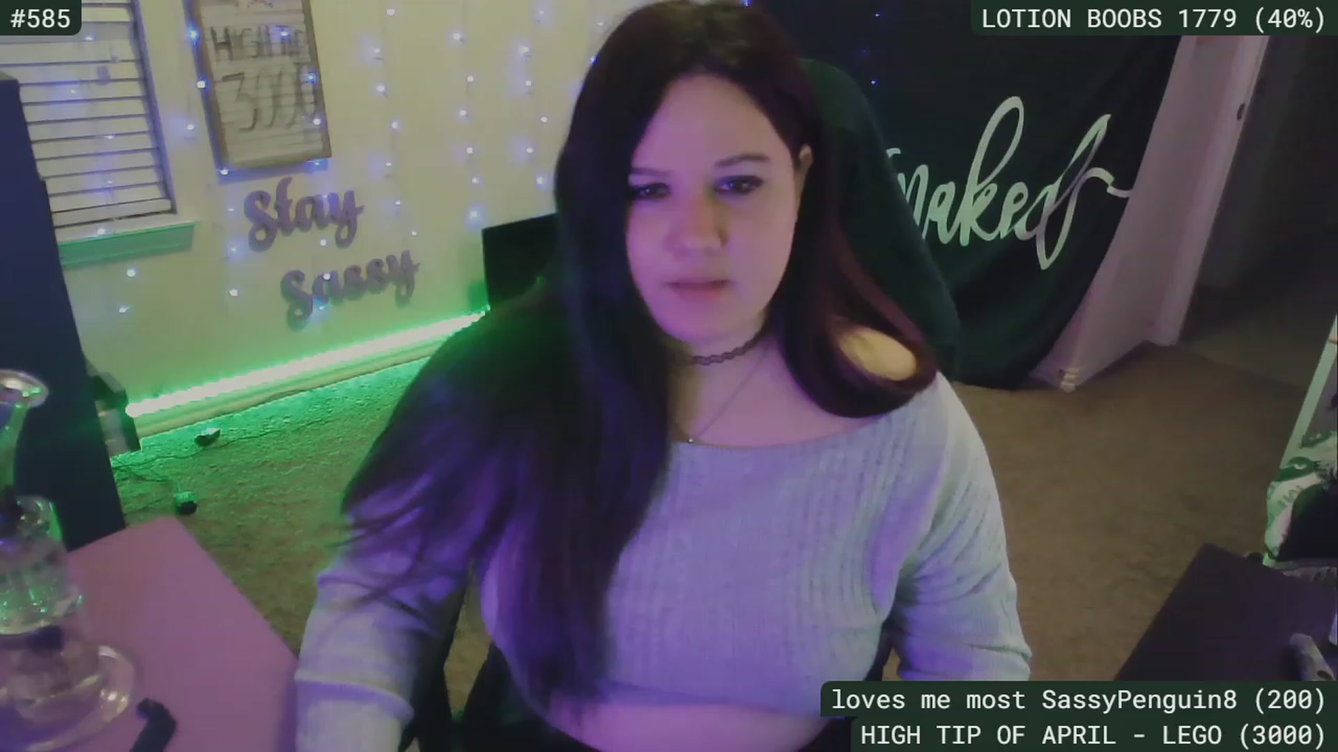 Gallery image thumbnail from SassySarah94's myfreecams stream on, 04/25/2023, 05:54 image 15 of 20