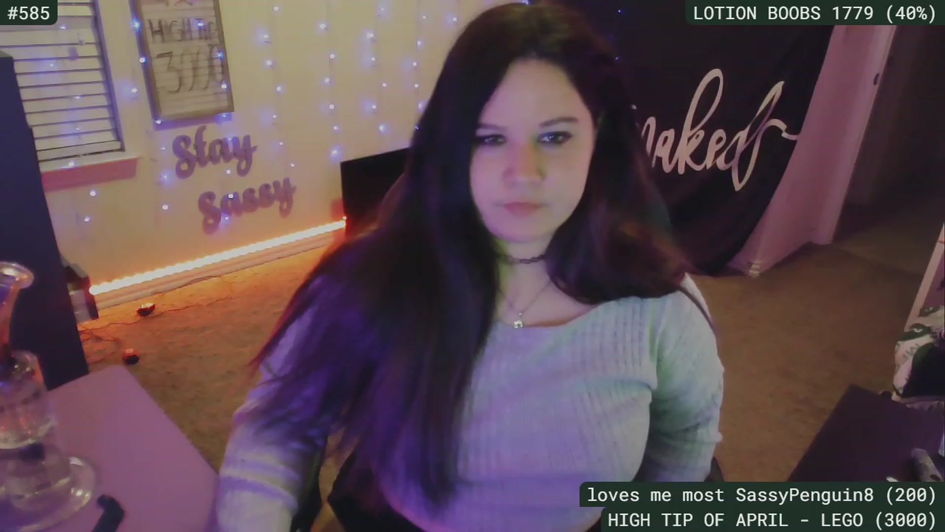 Gallery image thumbnail from SassySarah94's myfreecams stream on, 04/25/2023, 05:54 image 18 of 20