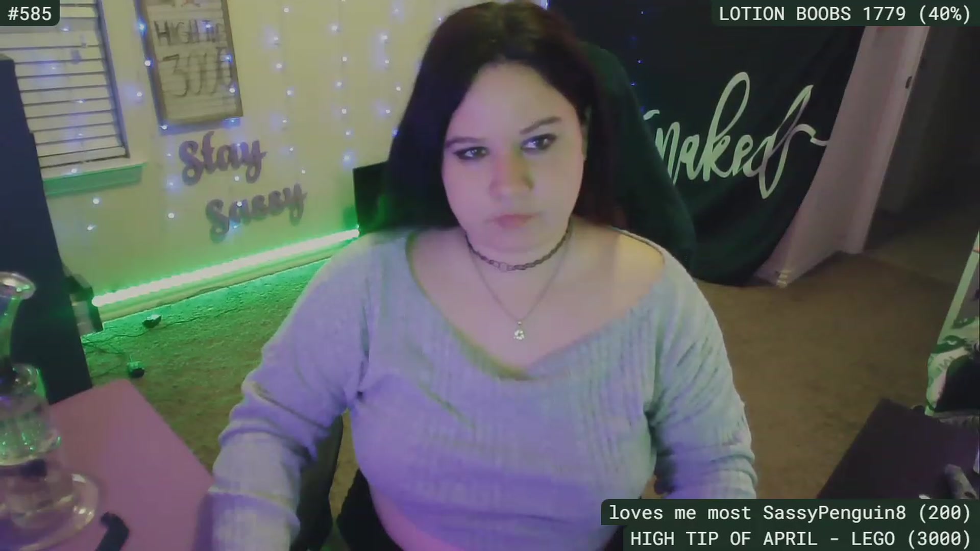 Gallery image thumbnail from SassySarah94's myfreecams stream on, 04/25/2023, 05:54 image 19 of 20