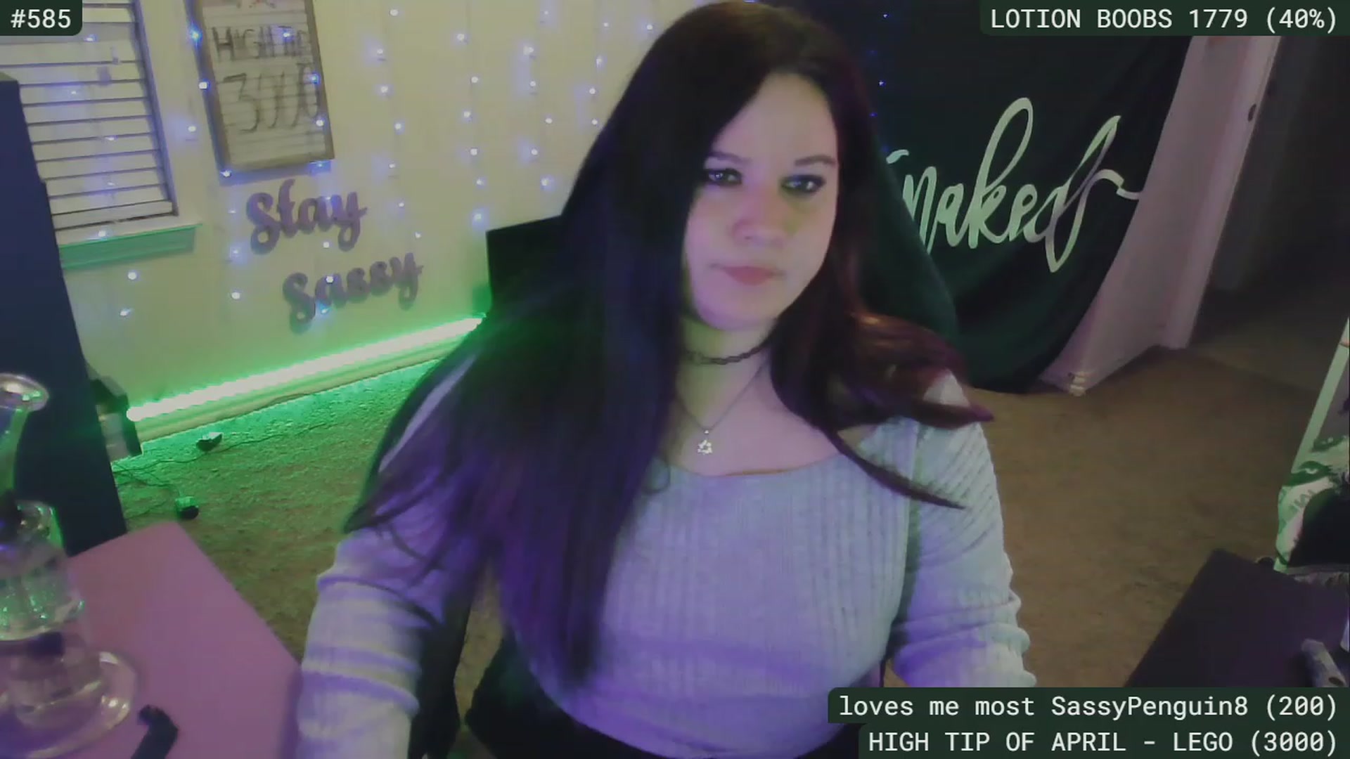 Gallery image thumbnail from SassySarah94's myfreecams stream on, 04/25/2023, 05:54 image 17 of 20
