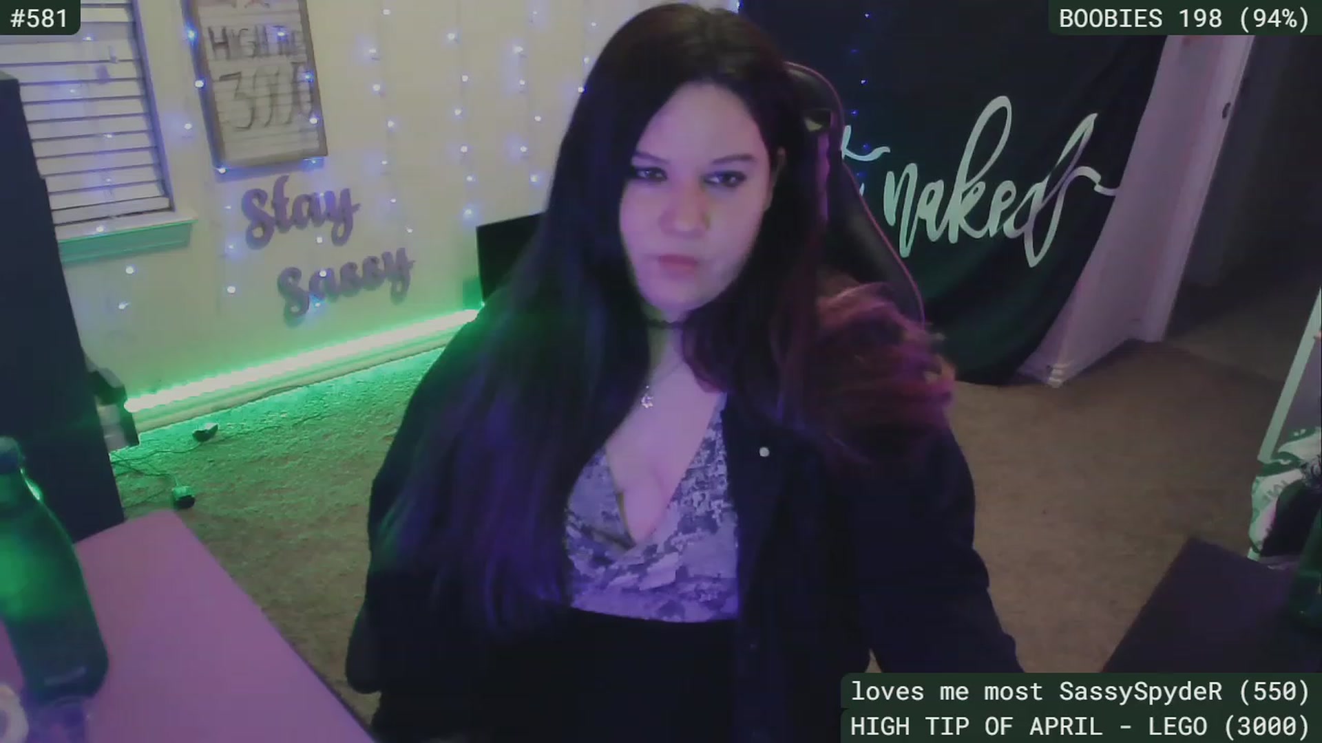 Gallery image thumbnail from SassySarah94's myfreecams stream on, 04/26/2023, 04:42 image 19 of 20