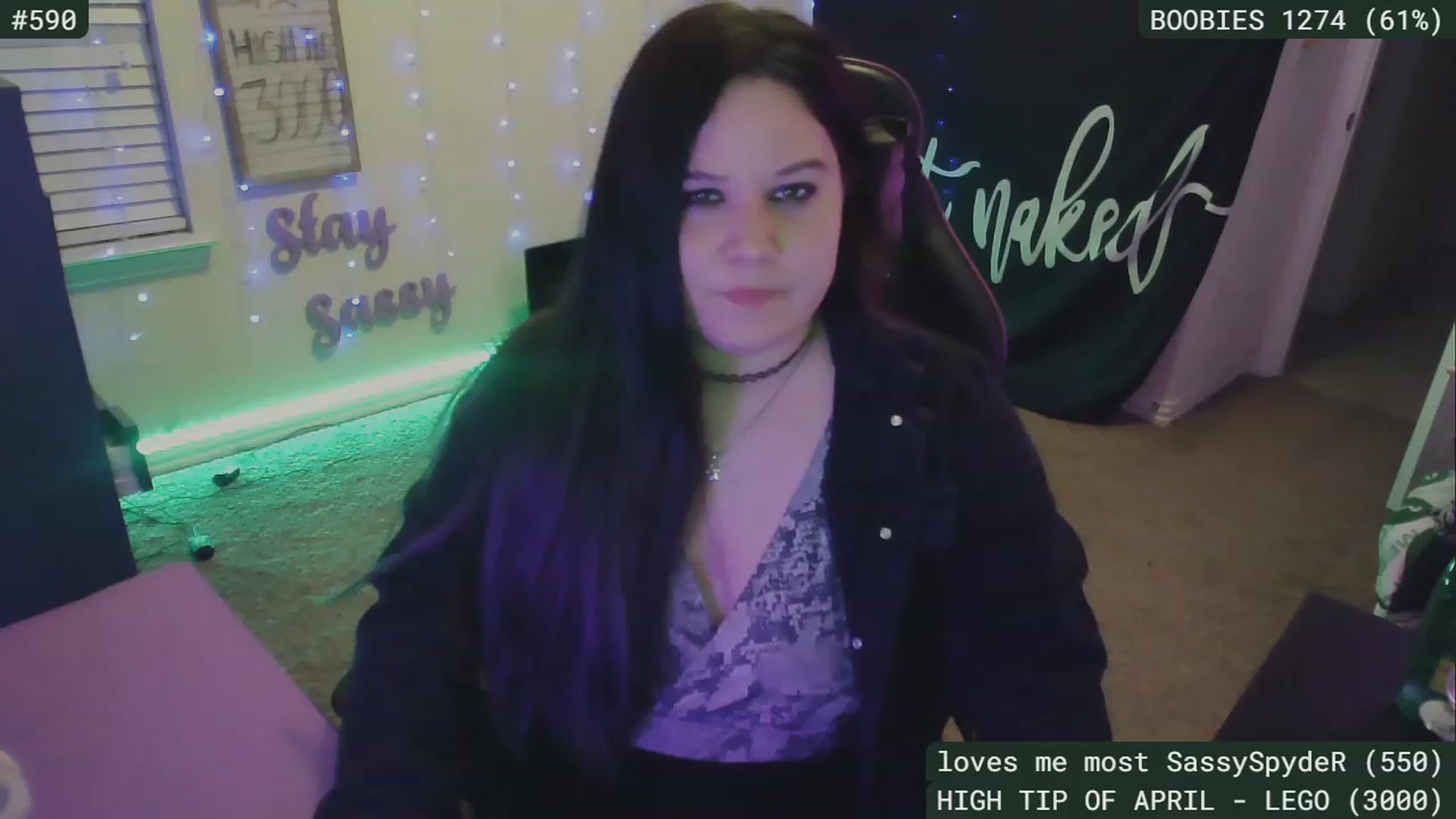 Gallery image thumbnail from SassySarah94's myfreecams stream on, 04/26/2023, 04:42 image 11 of 20