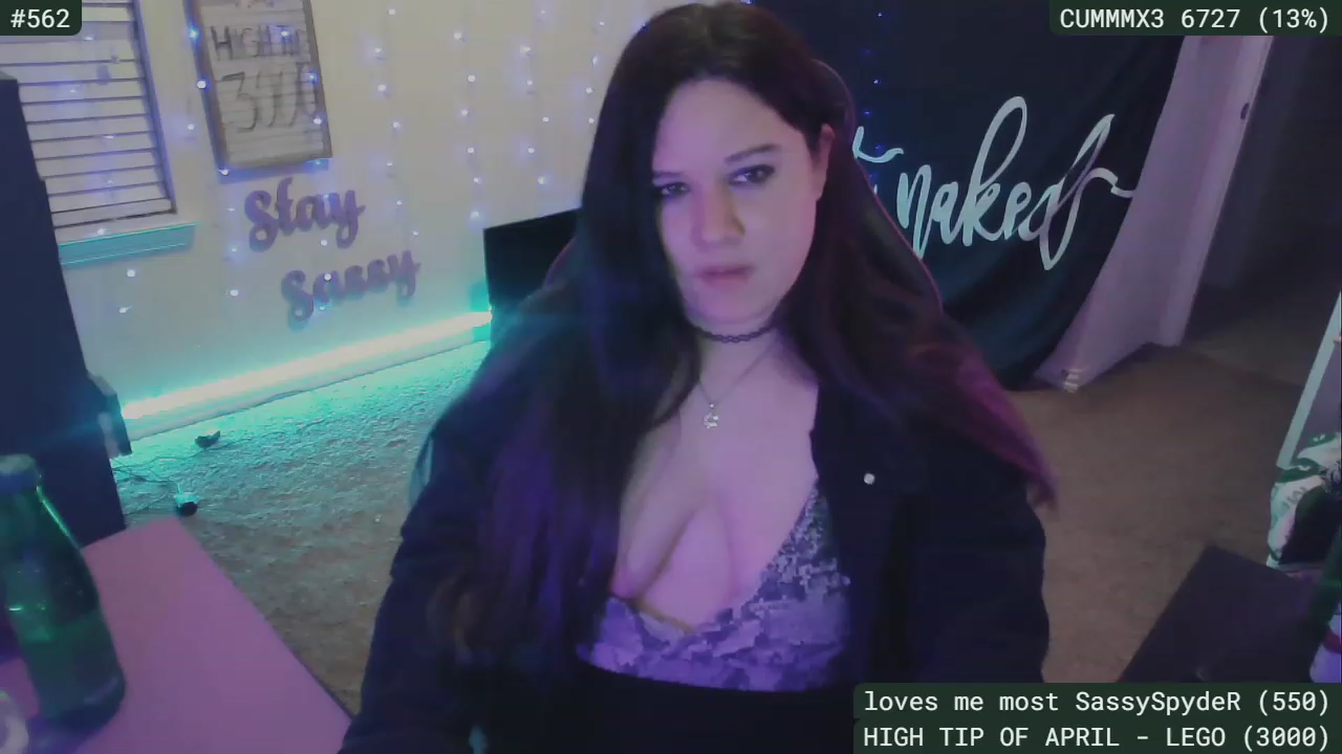 Gallery image thumbnail from SassySarah94's myfreecams stream on, 04/26/2023, 05:32 image 11 of 20