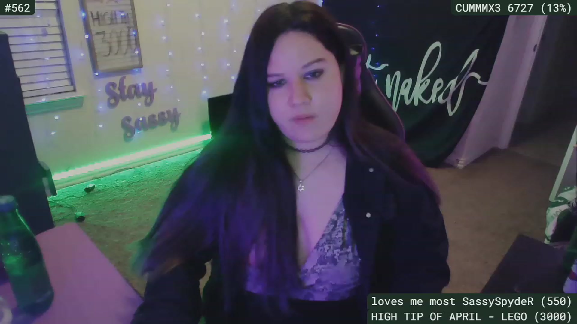 Gallery image thumbnail from SassySarah94's myfreecams stream on, 04/26/2023, 05:32 image 10 of 20