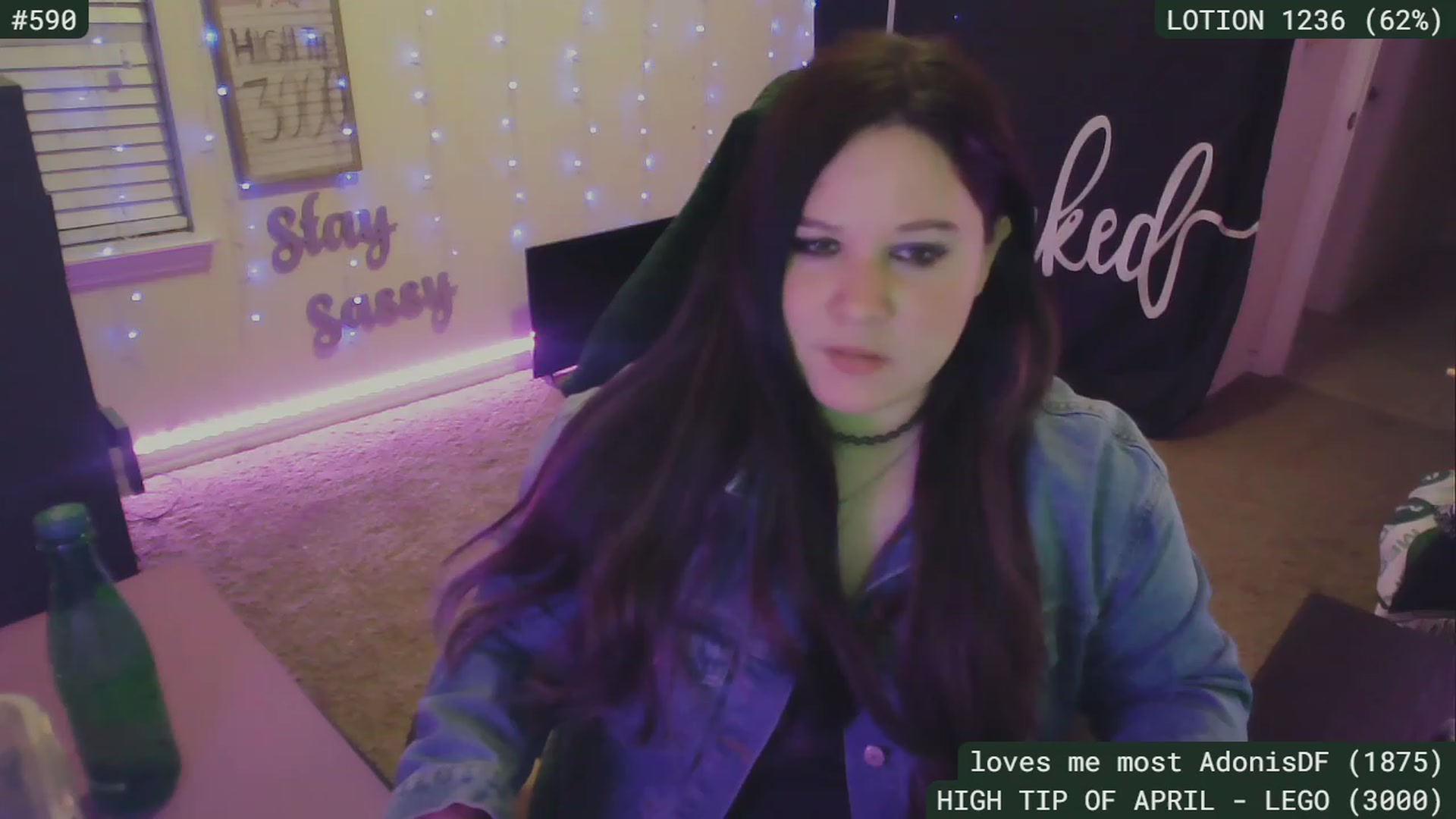 Gallery image thumbnail from SassySarah94's myfreecams stream on, 04/28/2023, 04:18 image 11 of 20