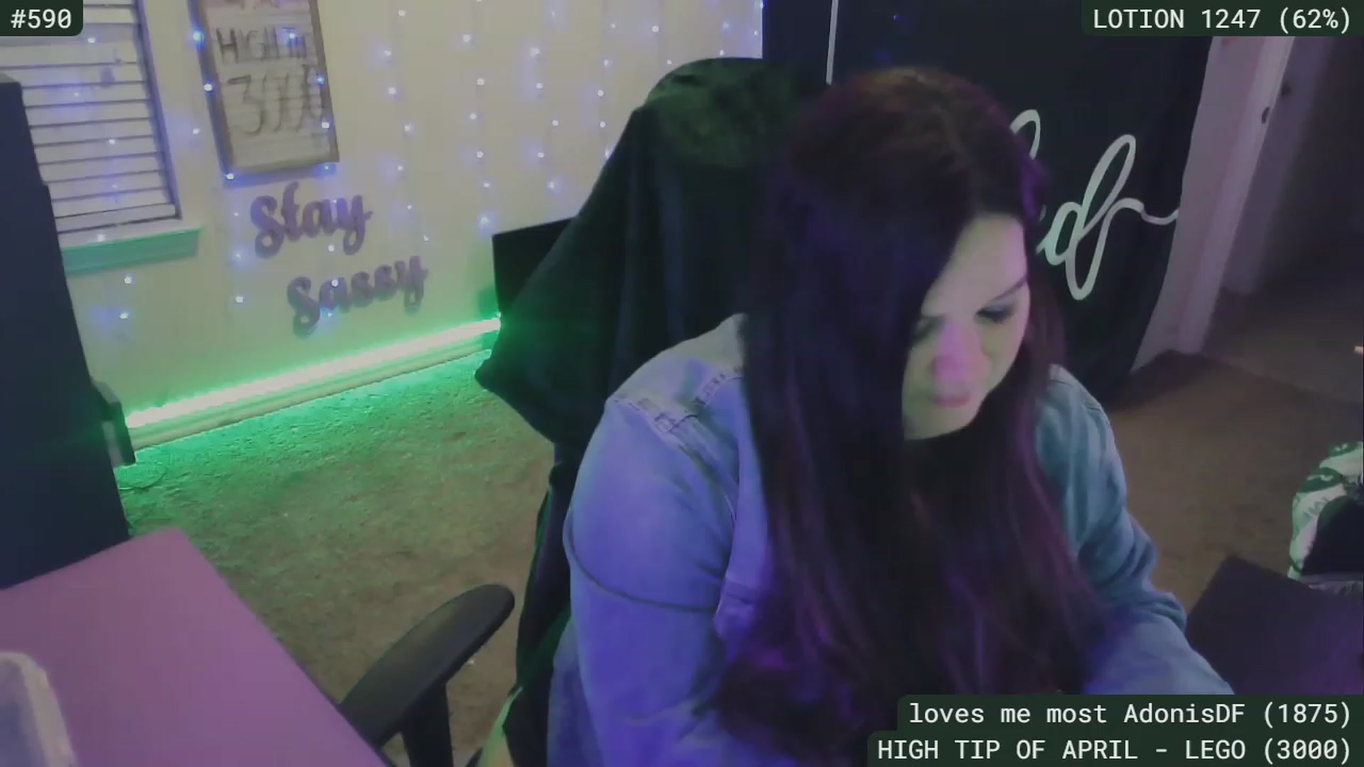 Gallery image thumbnail from SassySarah94's myfreecams stream on, 04/28/2023, 04:18 image 8 of 20