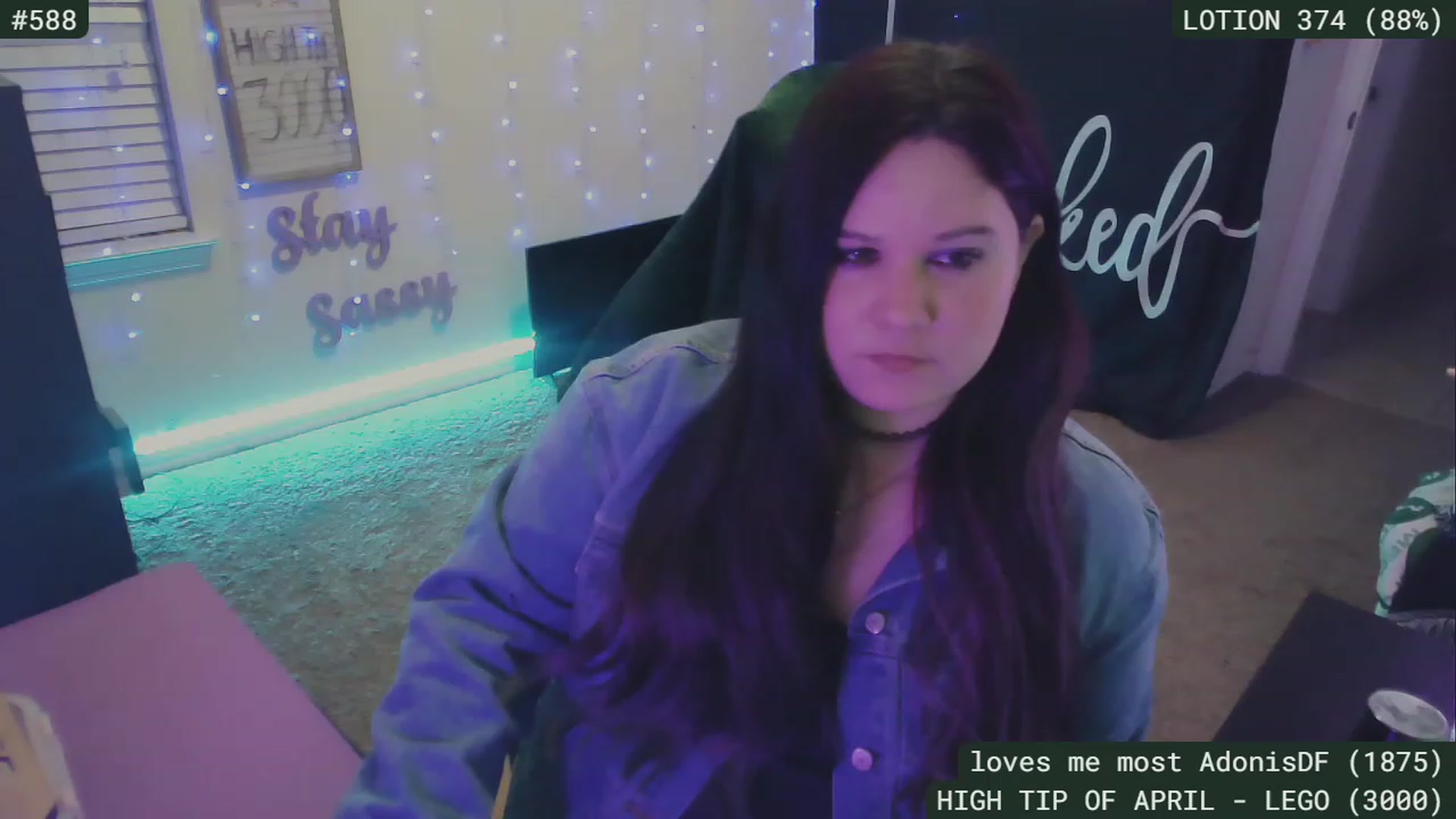 Gallery image thumbnail from SassySarah94's myfreecams stream on, 04/28/2023, 05:16 image 16 of 20
