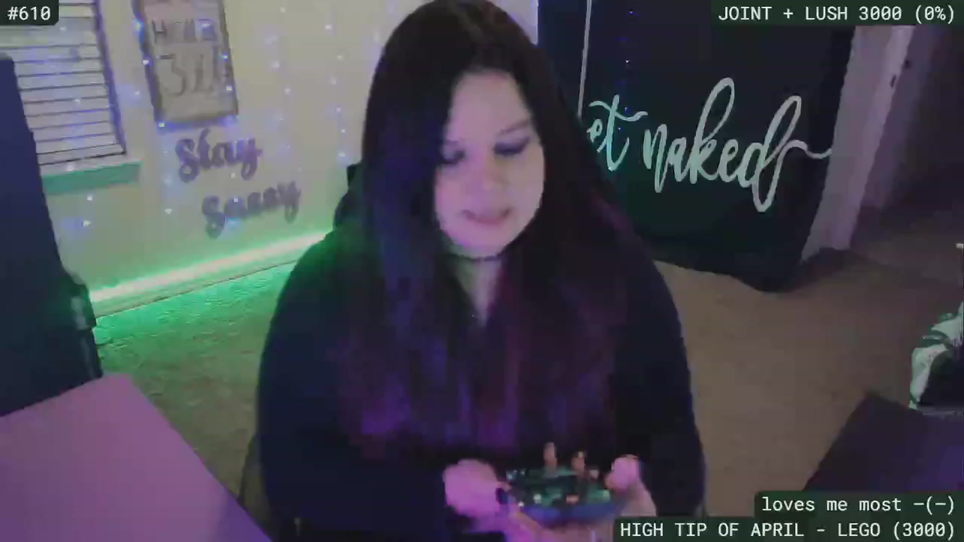 Gallery image thumbnail from SassySarah94's myfreecams stream on, 04/30/2023, 02:55 image 1 of 20
