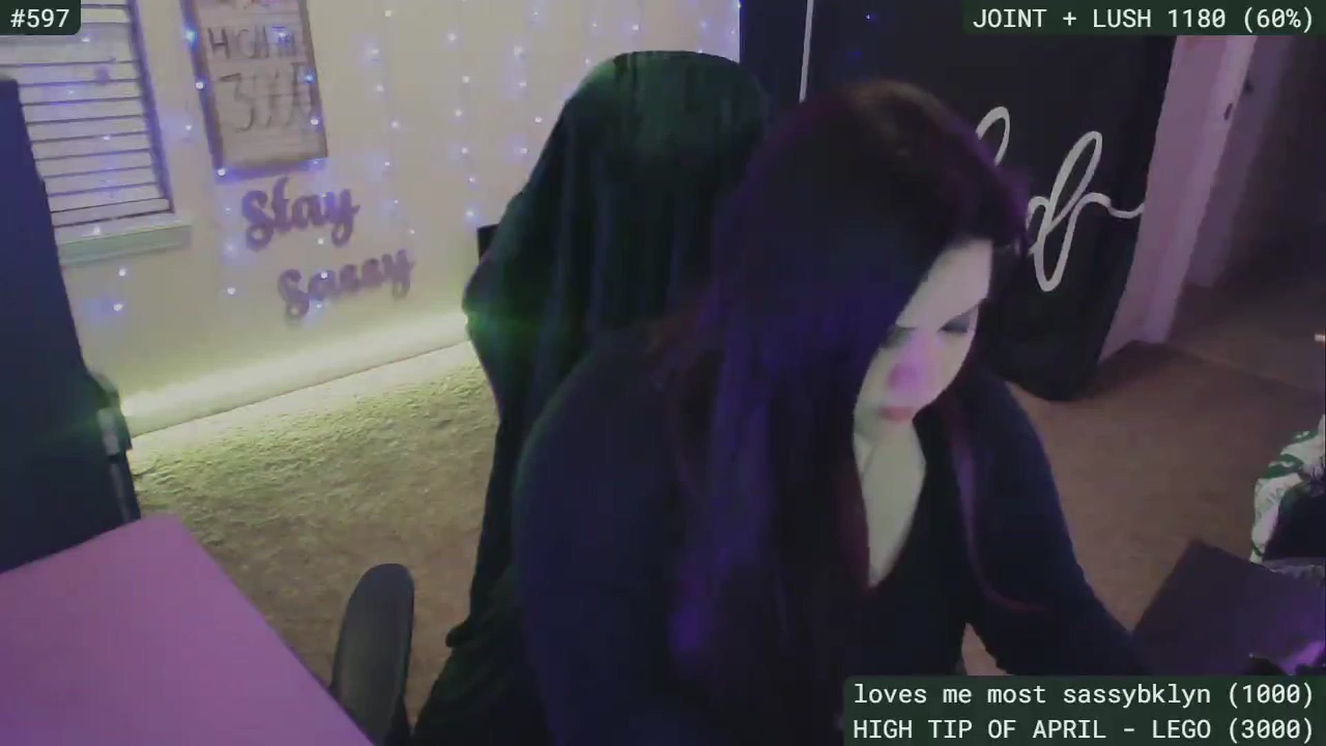 Gallery image thumbnail from SassySarah94's myfreecams stream on, 04/30/2023, 02:55 image 15 of 20