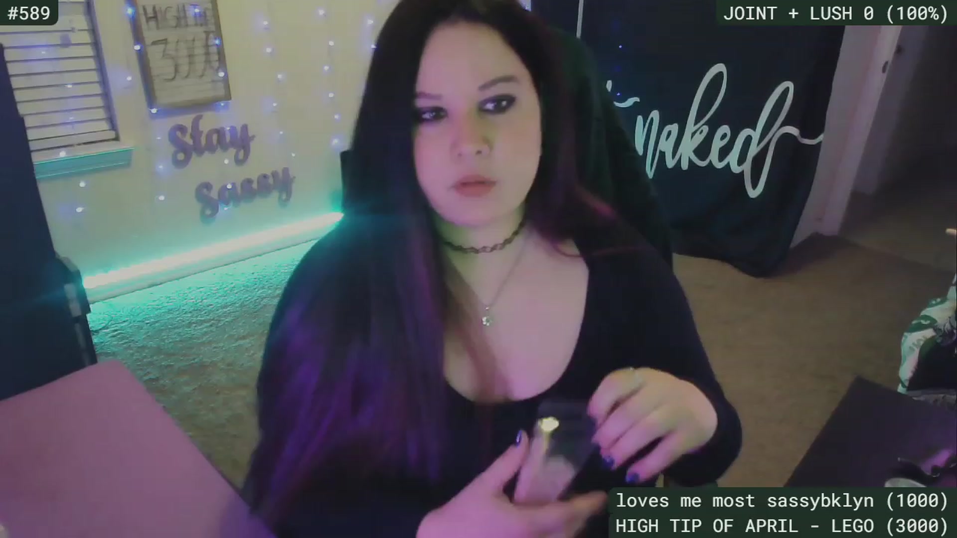 Gallery image thumbnail from SassySarah94's myfreecams stream on, 04/30/2023, 03:16 image 5 of 20