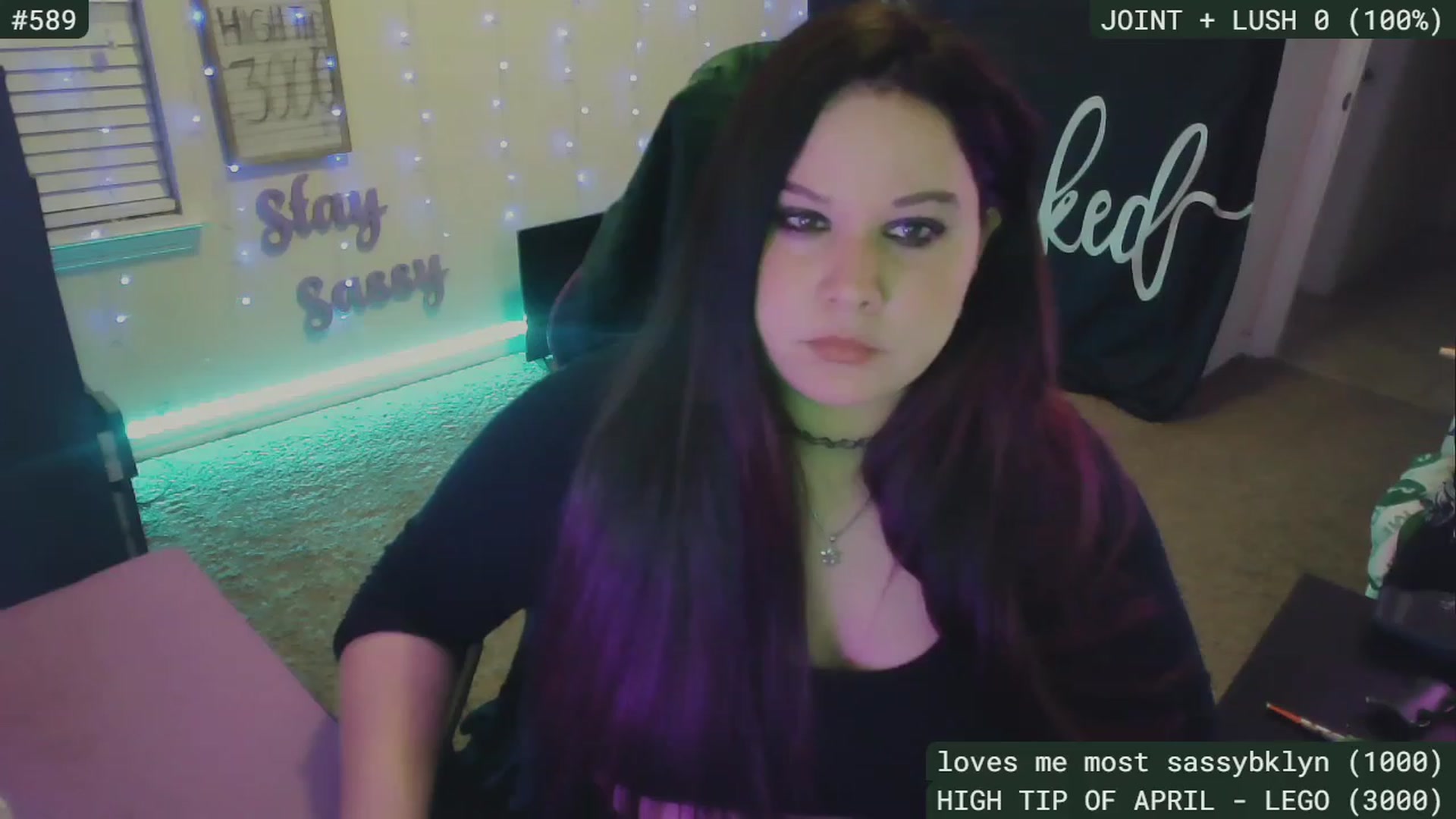 Gallery image thumbnail from SassySarah94's myfreecams stream on, 04/30/2023, 03:16 image 12 of 20