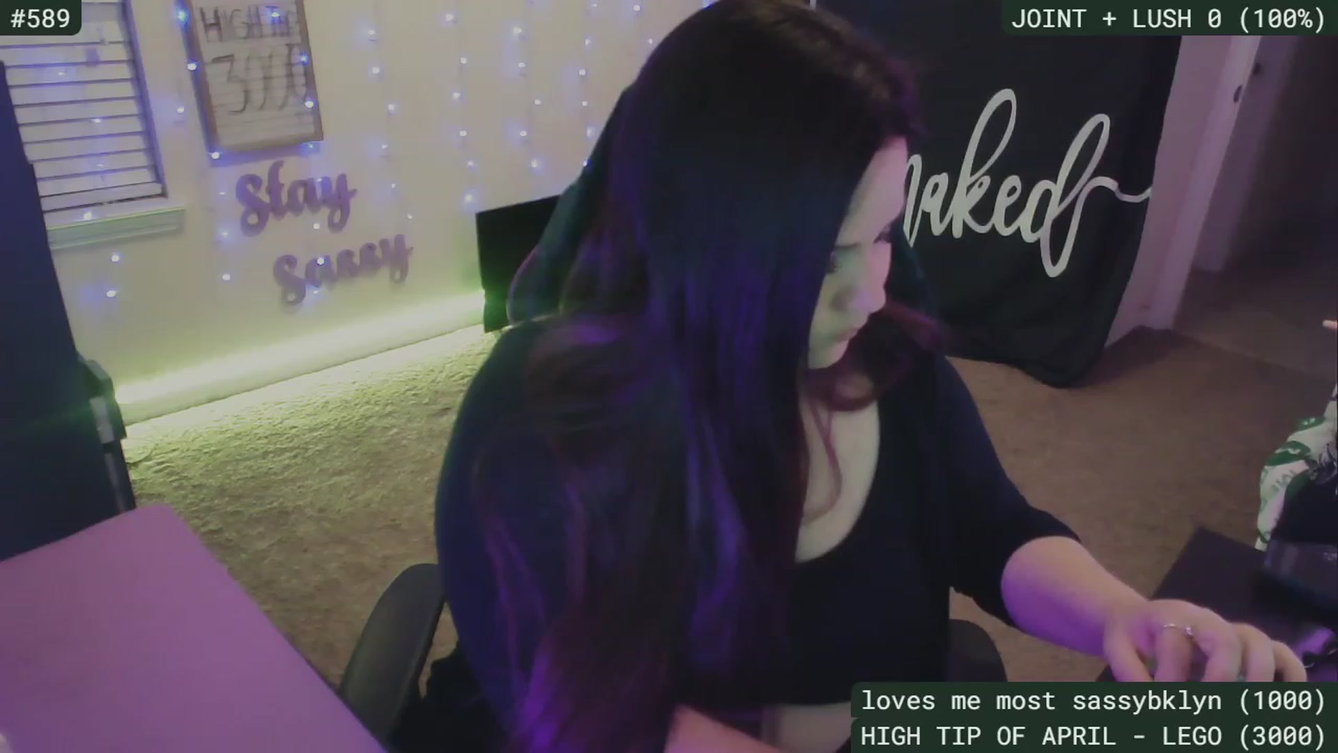 Gallery image thumbnail from SassySarah94's myfreecams stream on, 04/30/2023, 03:16 image 9 of 20
